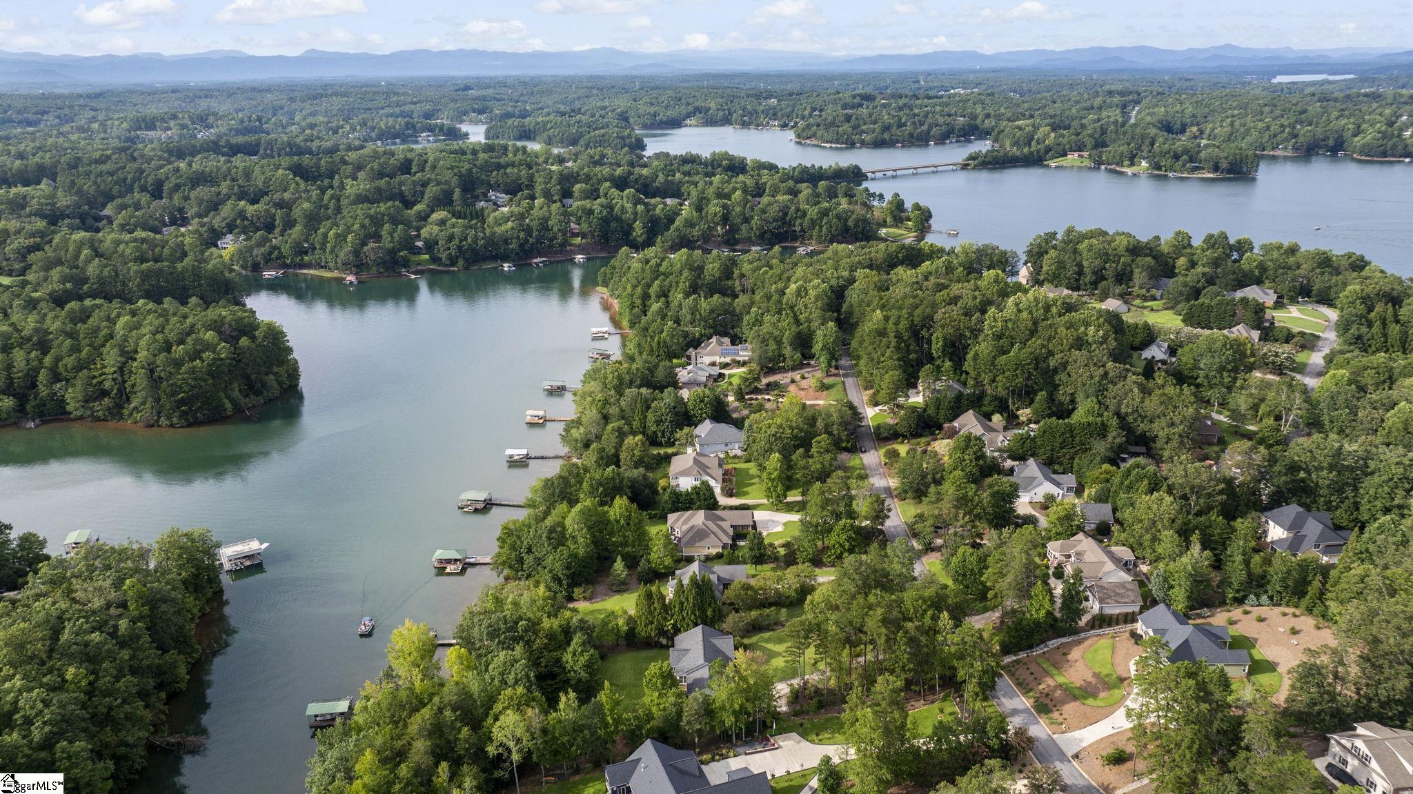 166 South Oak Pointe Drive Seneca, SC 29672