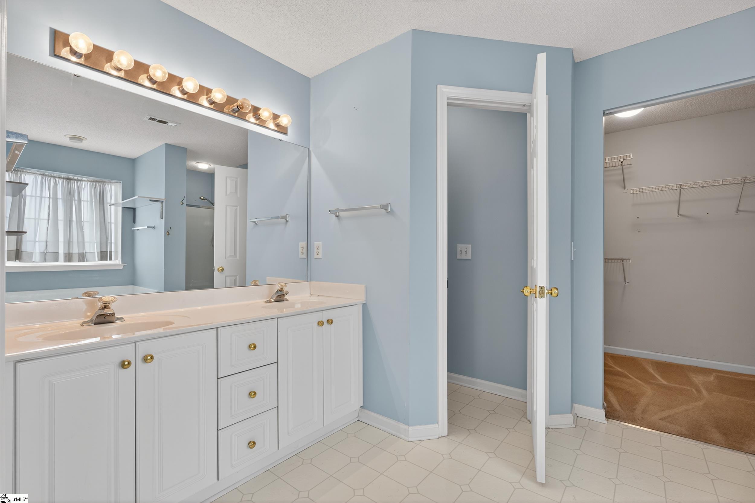 6 Sentry Way Simpsonville, SC 29680