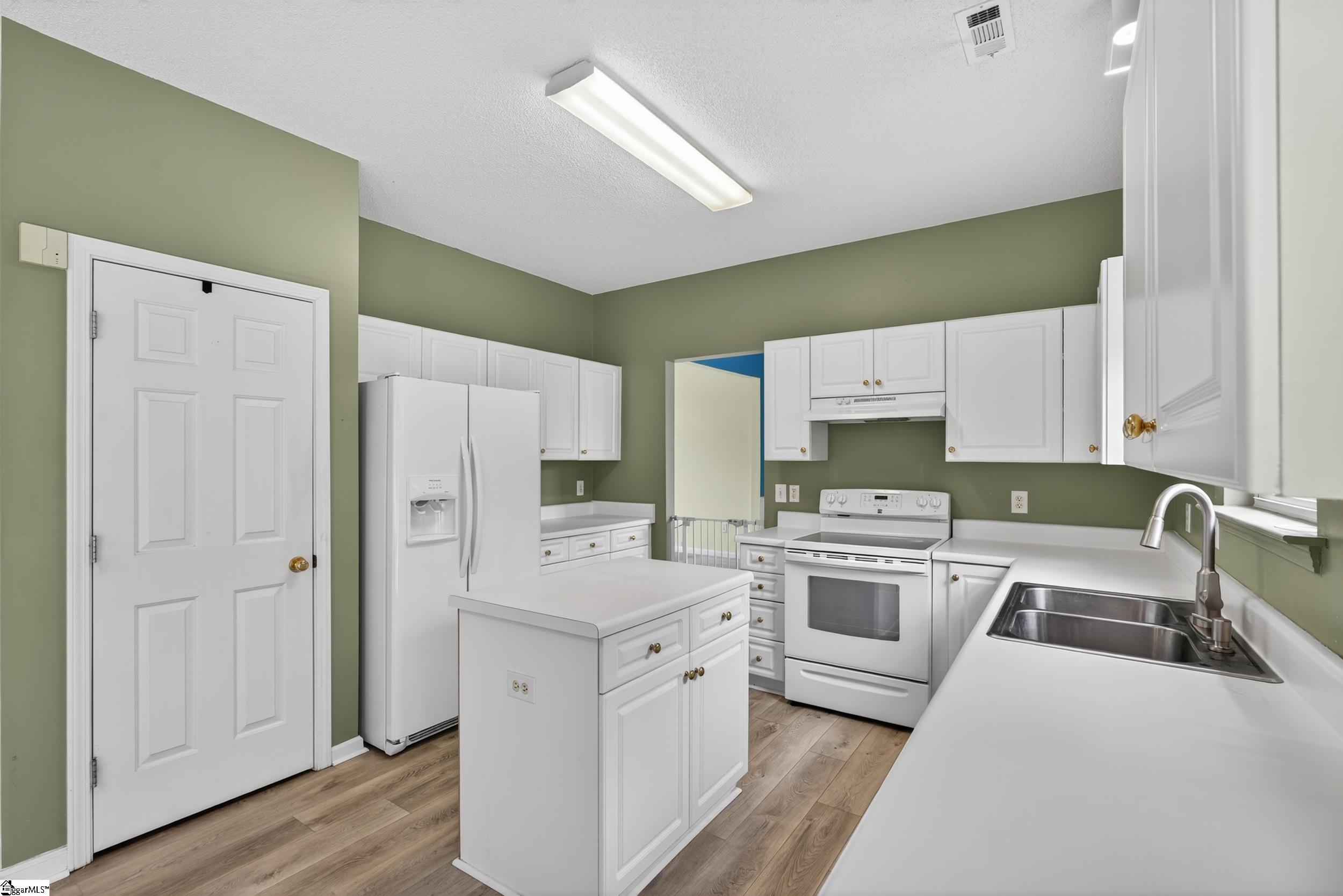 6 Sentry Way Simpsonville, SC 29680
