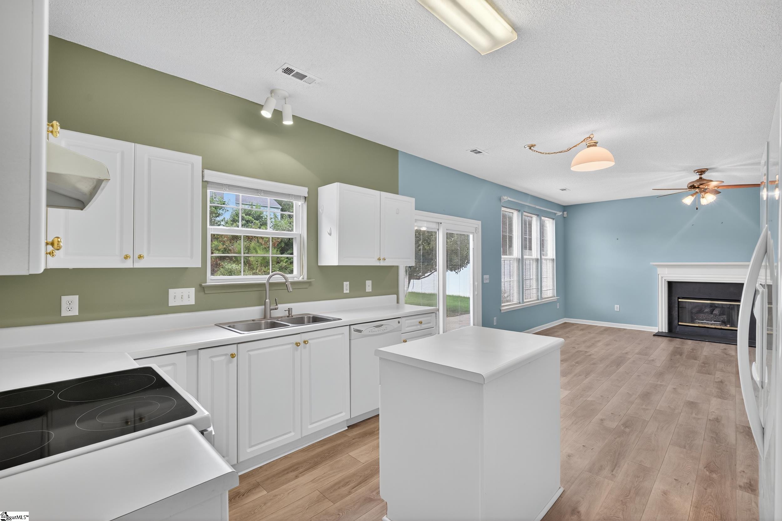 6 Sentry Way Simpsonville, SC 29680