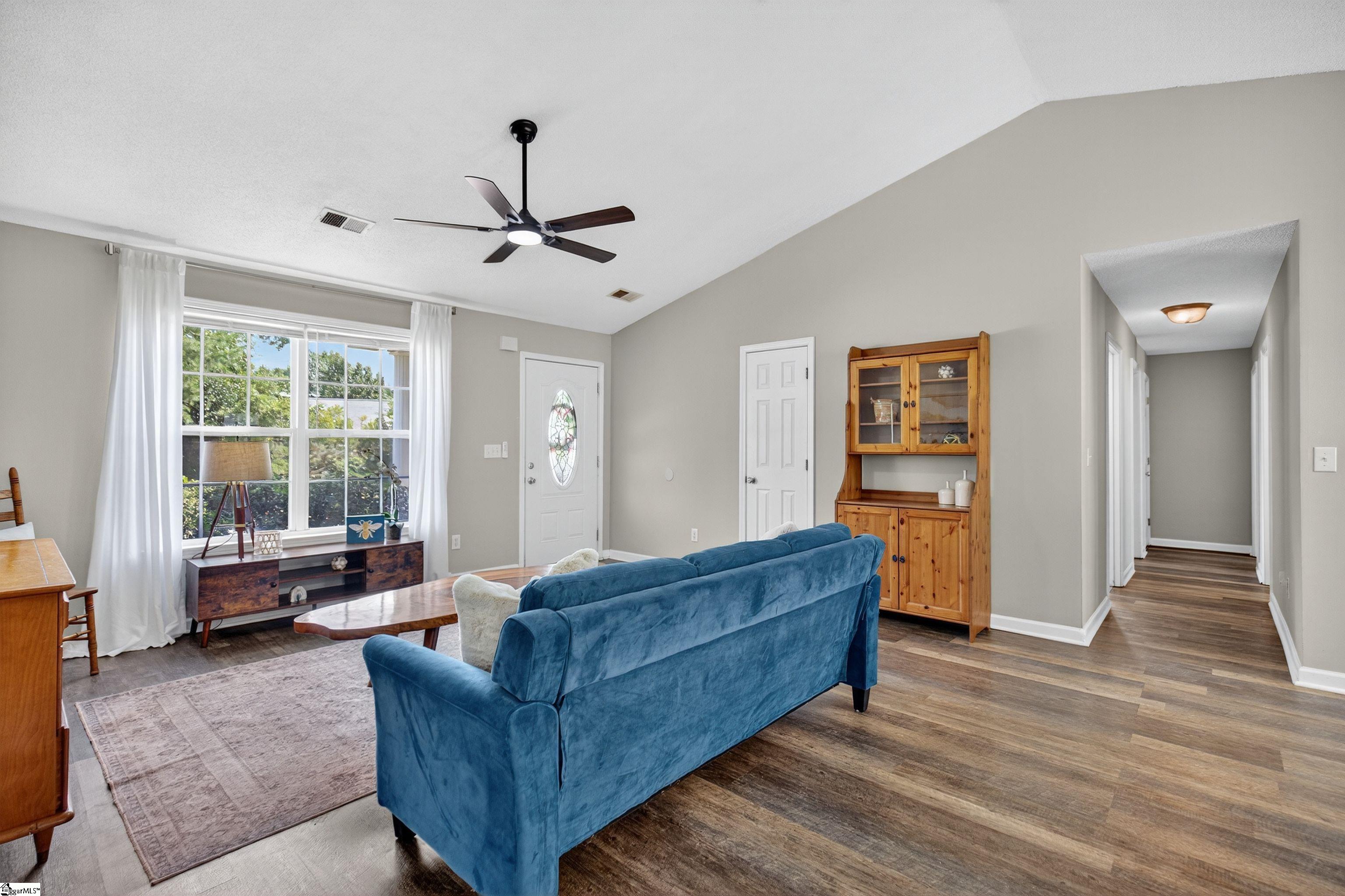 402 Lily Pond Lane Taylors, SC 29687-5765