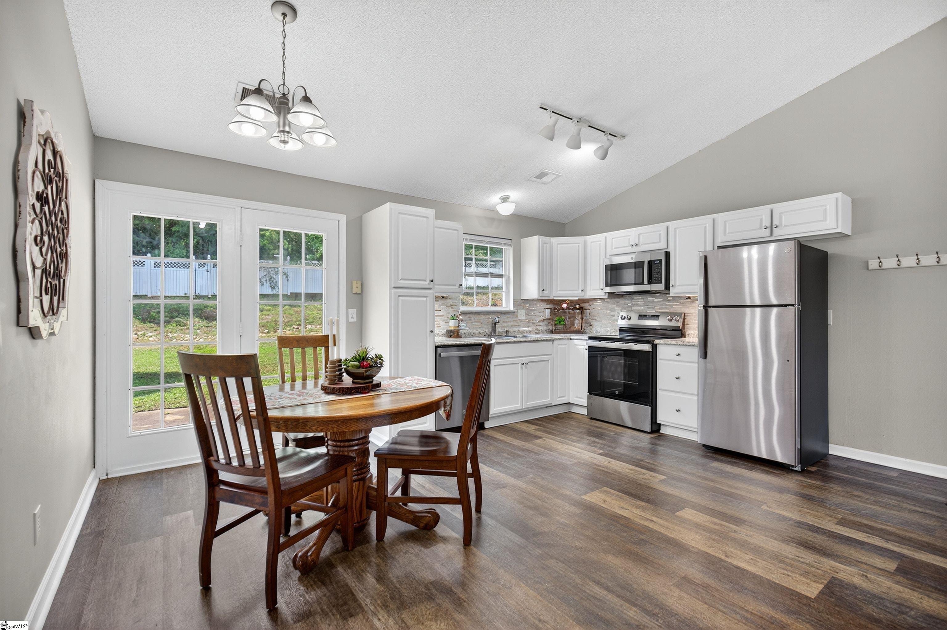 402 Lily Pond Lane Taylors, SC 29687-5765