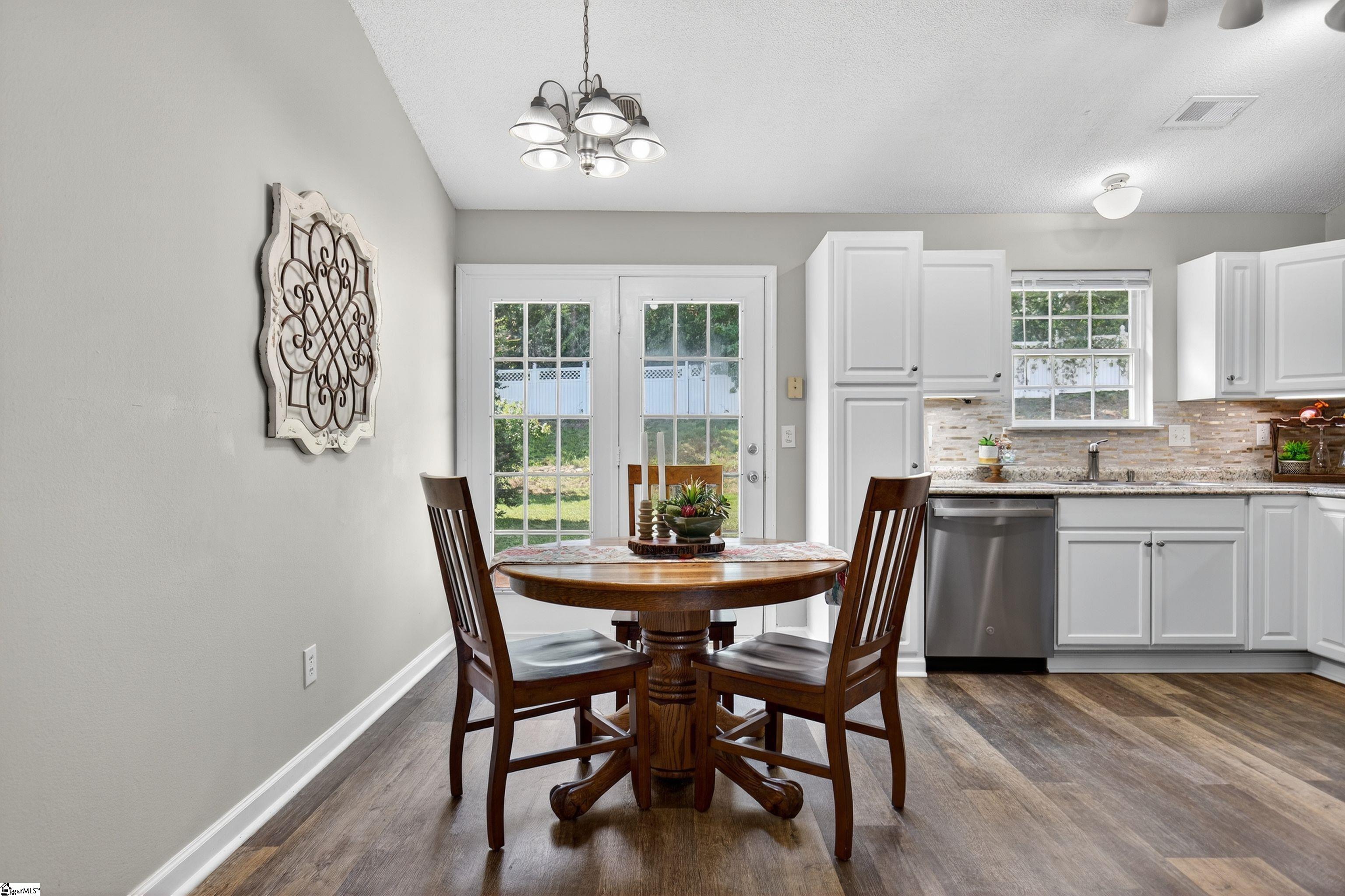 402 Lily Pond Lane Taylors, SC 29687-5765