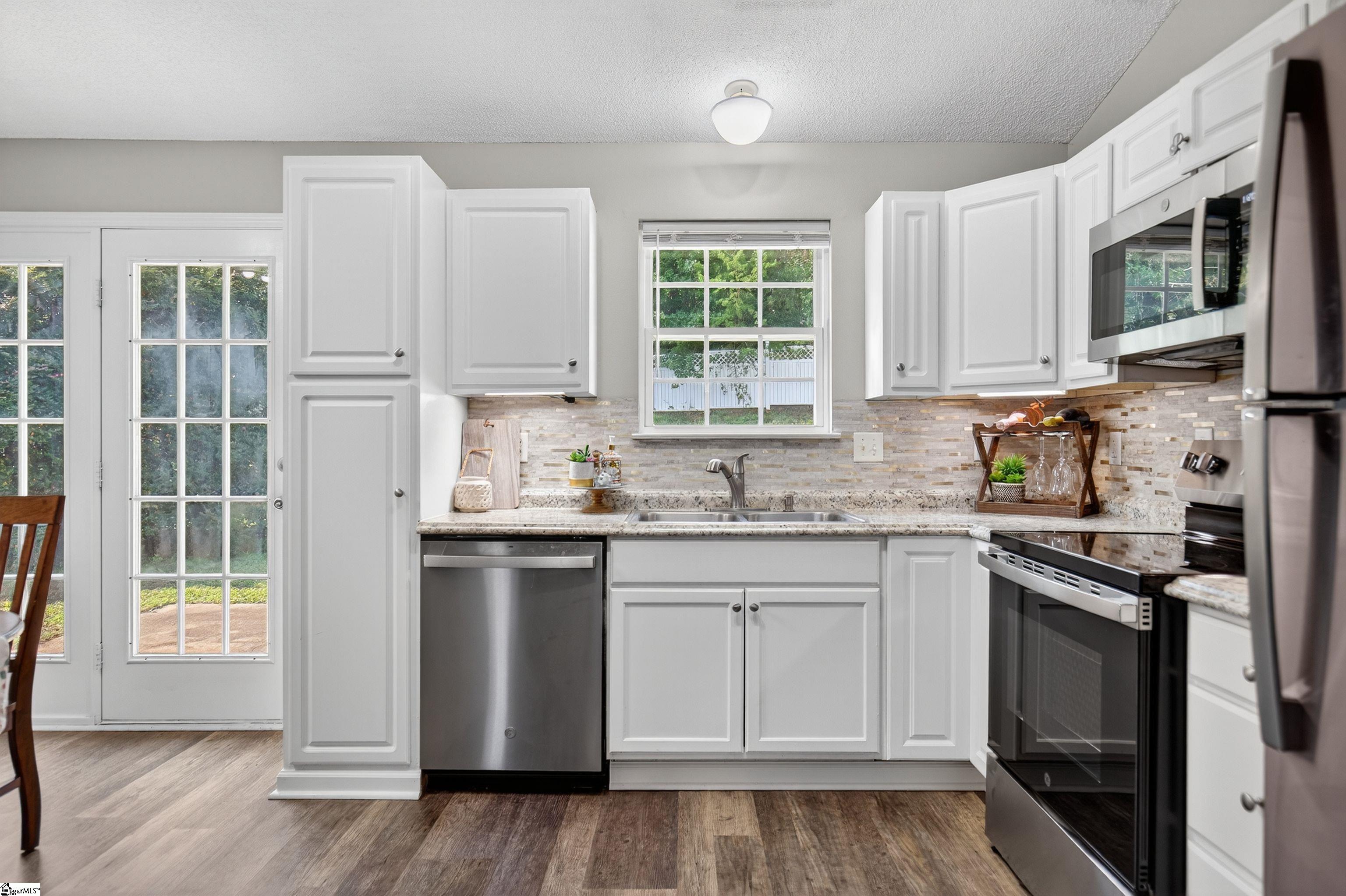 402 Lily Pond Lane Taylors, SC 29687-5765