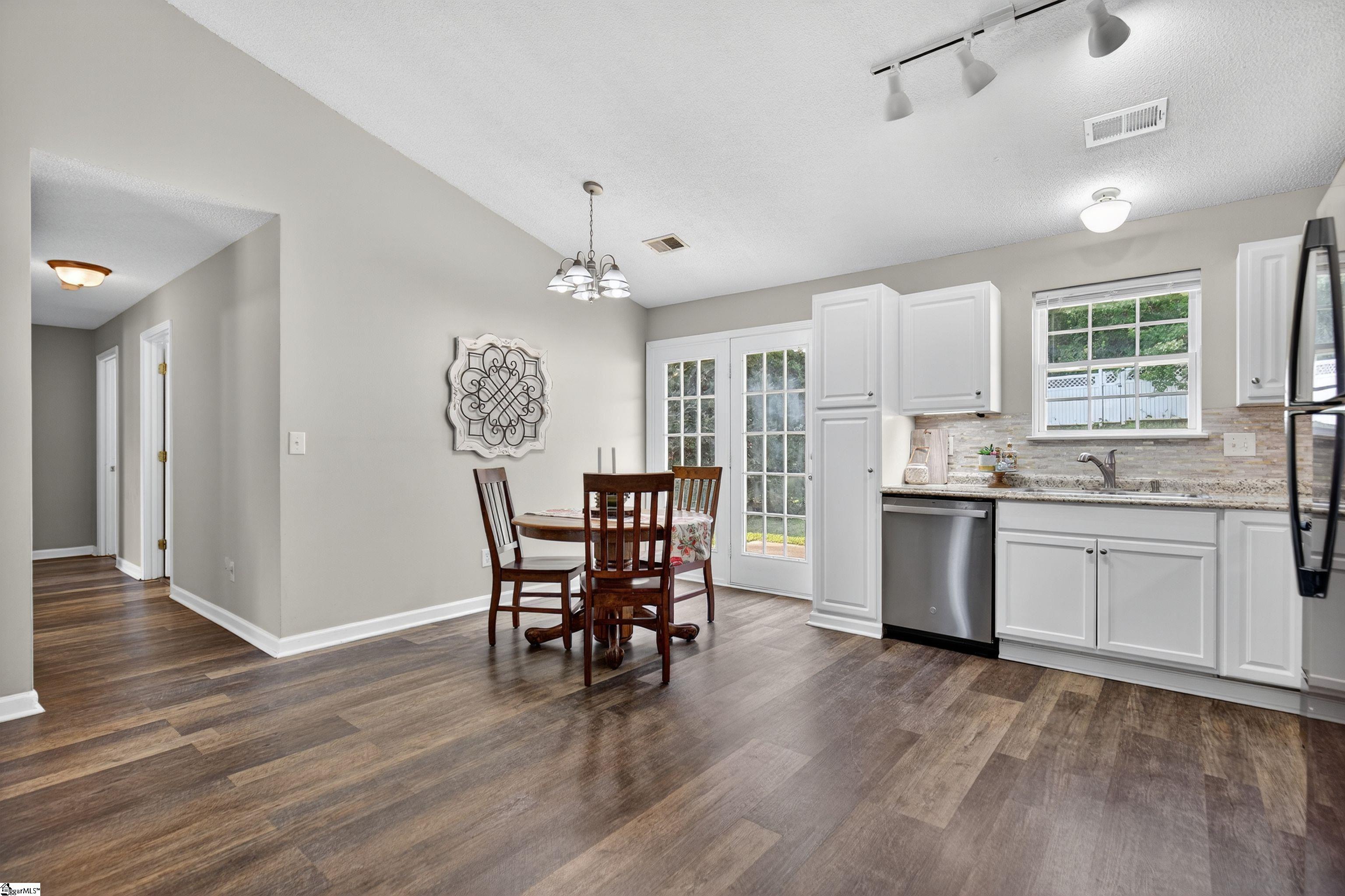 402 Lily Pond Lane Taylors, SC 29687-5765