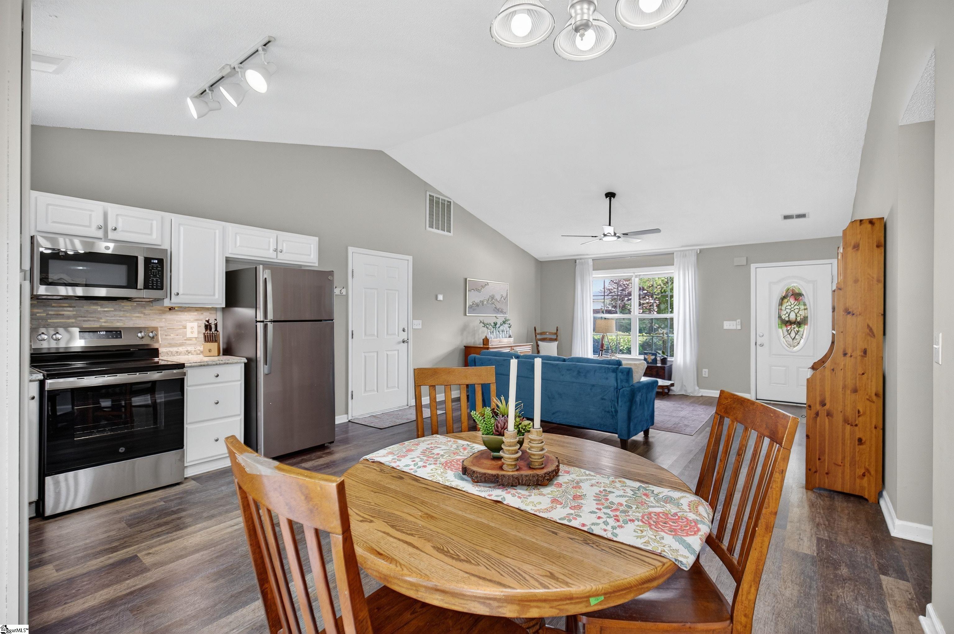 402 Lily Pond Lane Taylors, SC 29687-5765