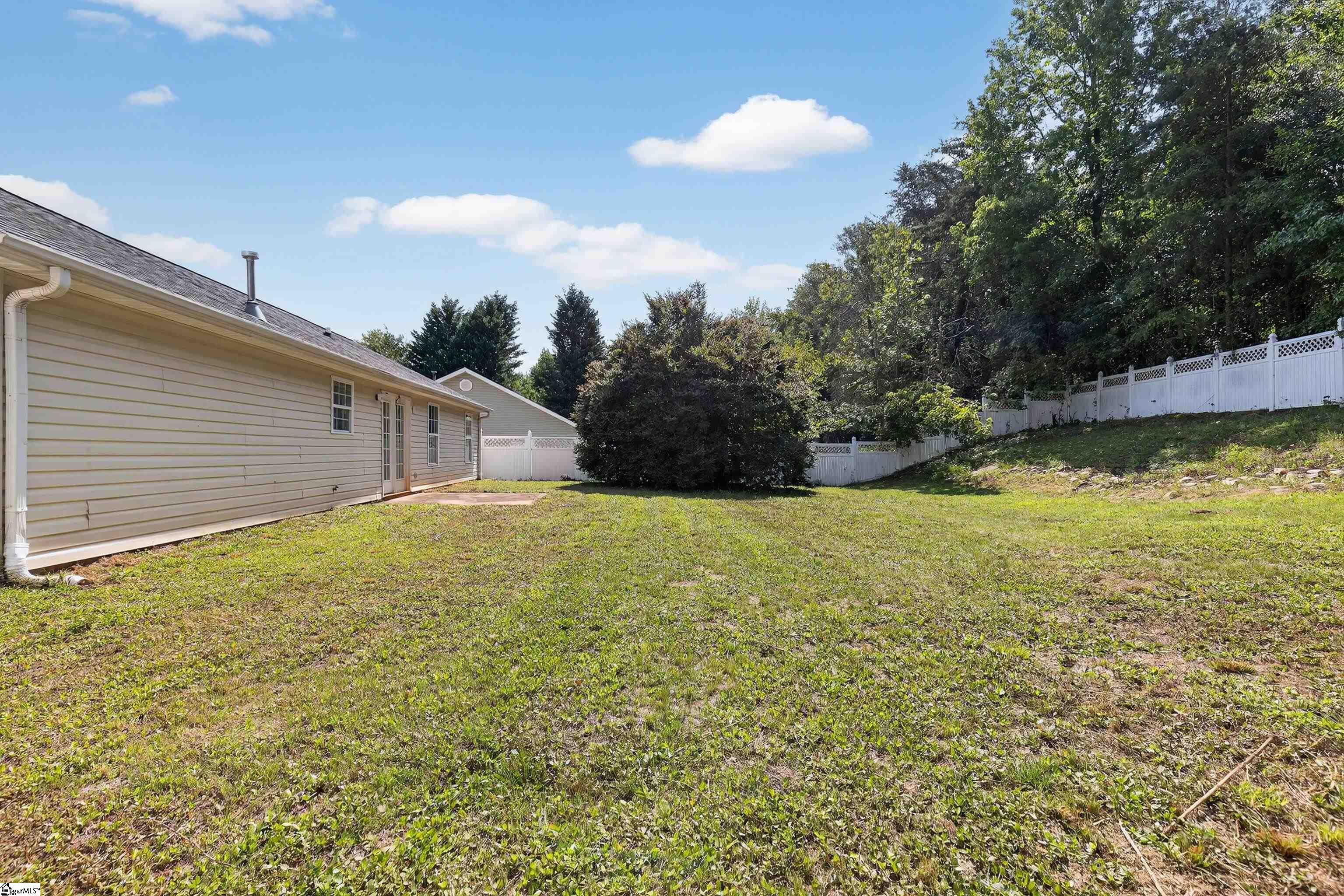 402 Lily Pond Lane Taylors, SC 29687-5765