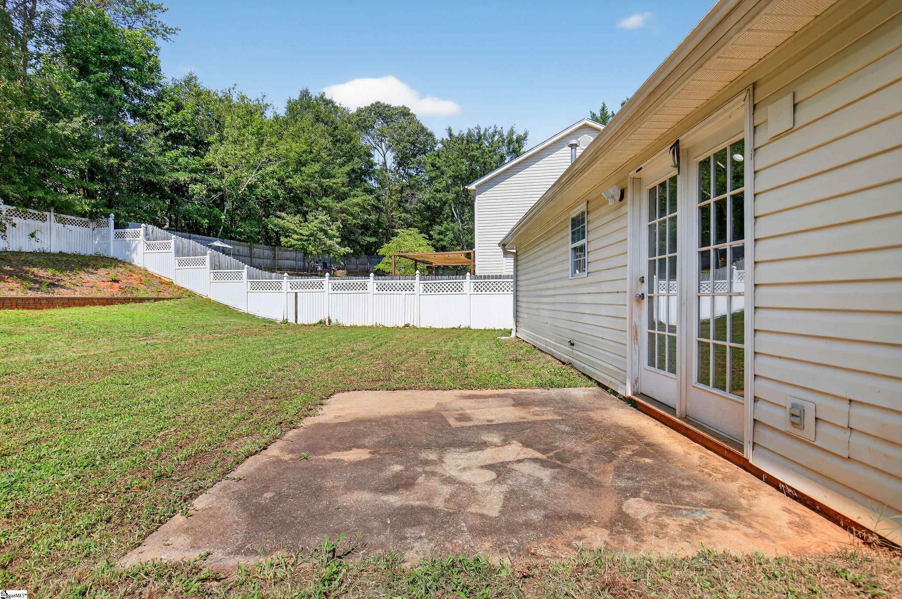 402 Lily Pond Lane Taylors, SC 29687-5765