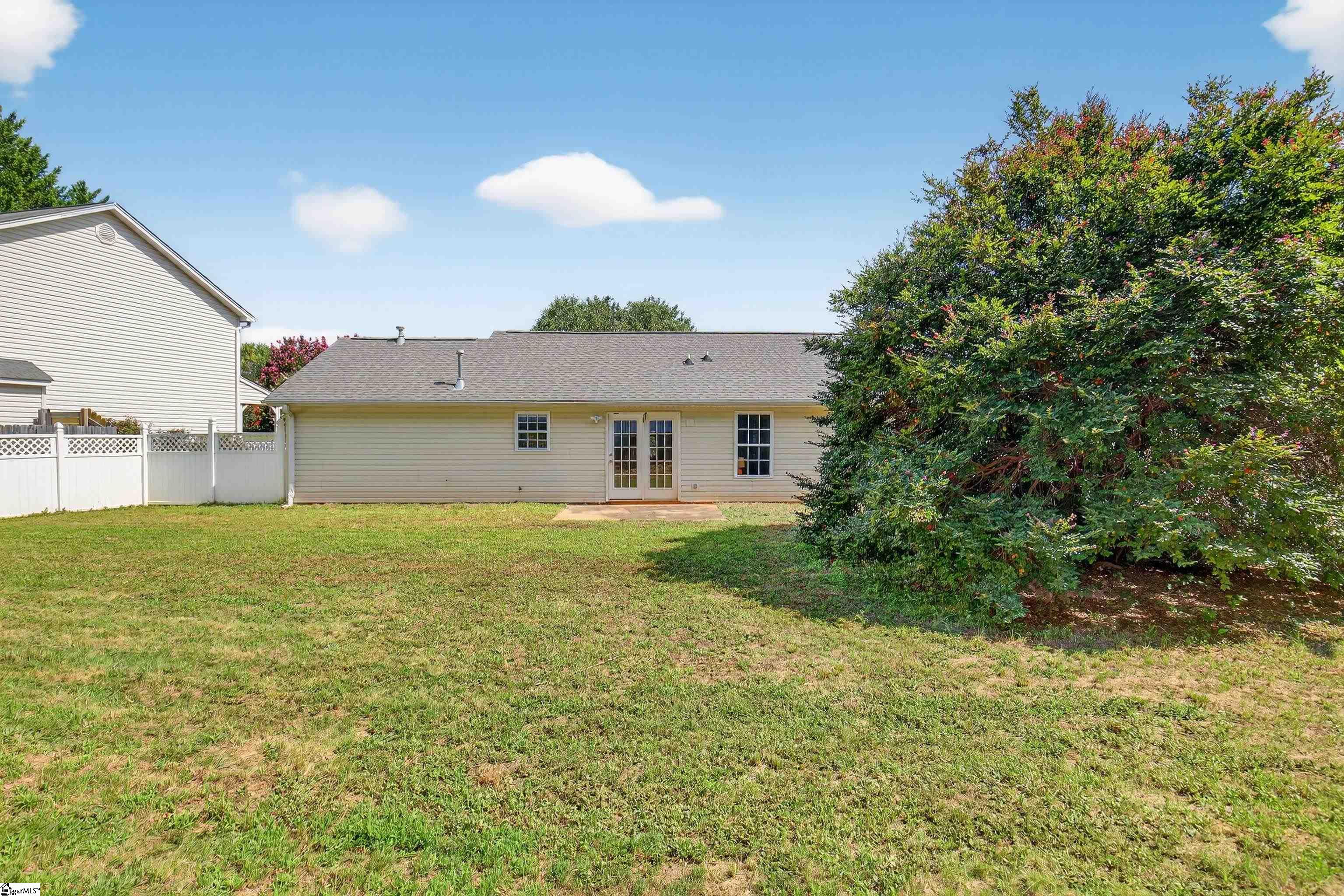 402 Lily Pond Lane Taylors, SC 29687-5765