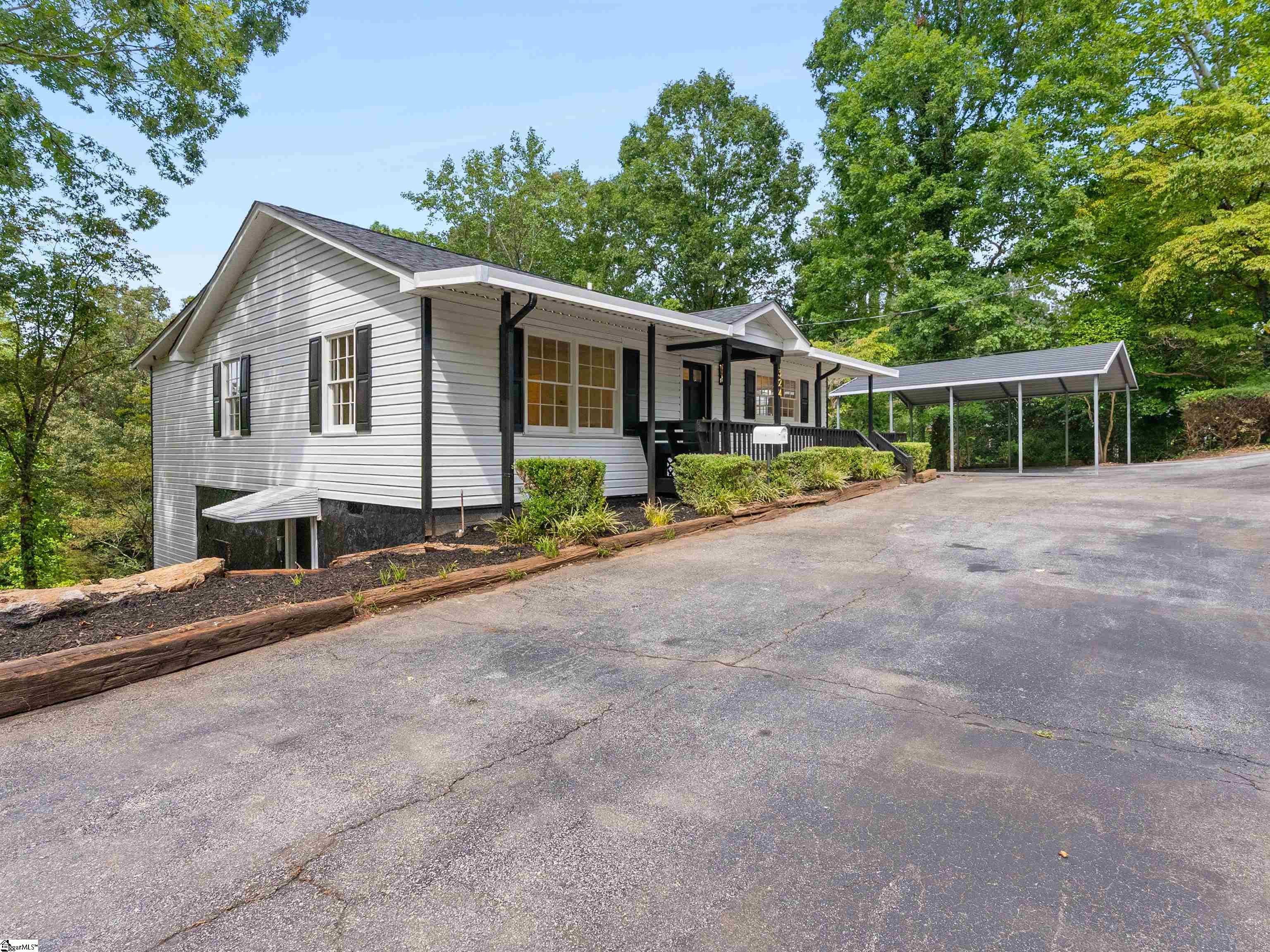 324 Sunny Lane Piedmont, SC 29673
