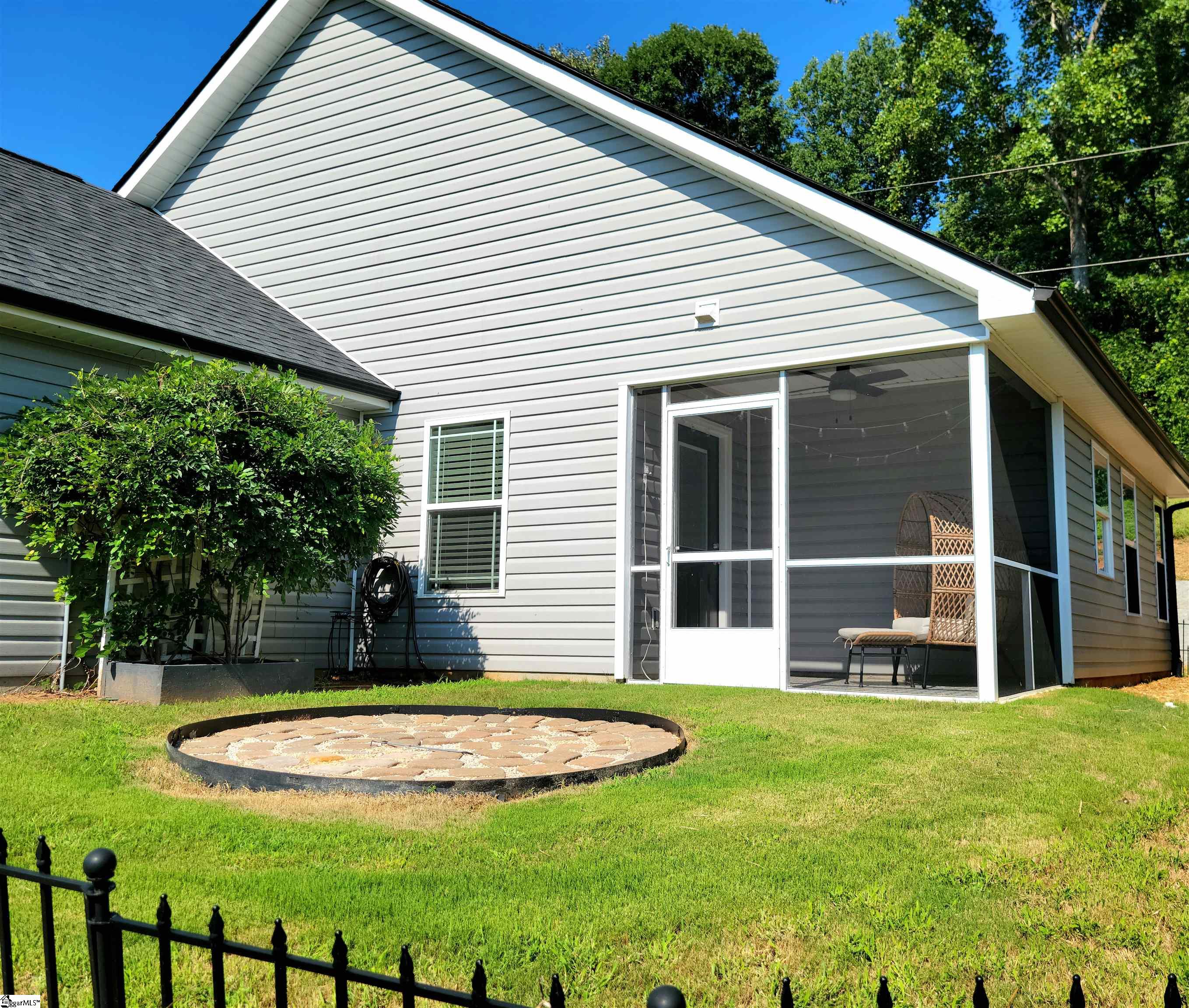 21 Pamela Drive Greenville, SC 29611