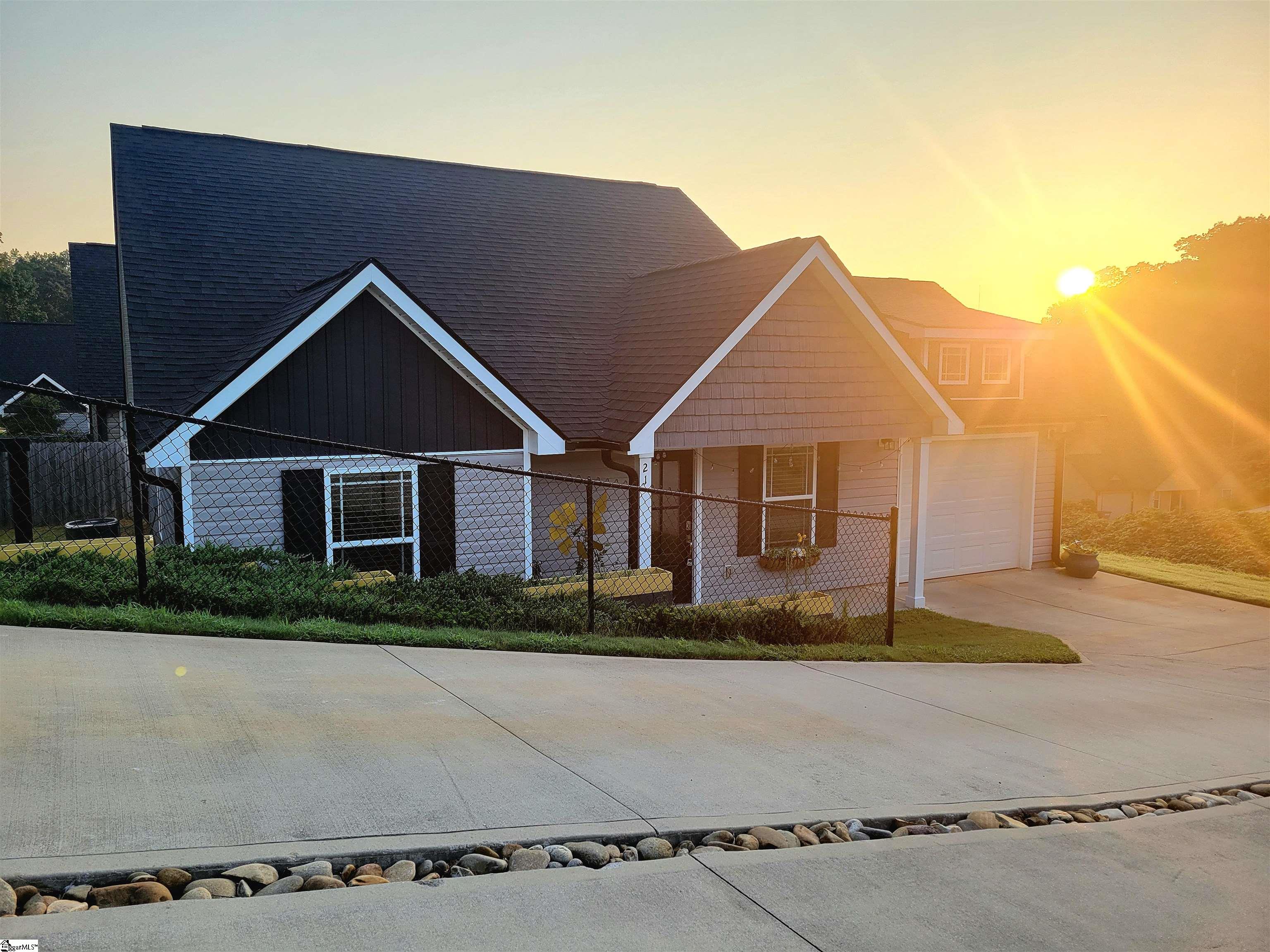21 Pamela Drive Greenville, SC 29611