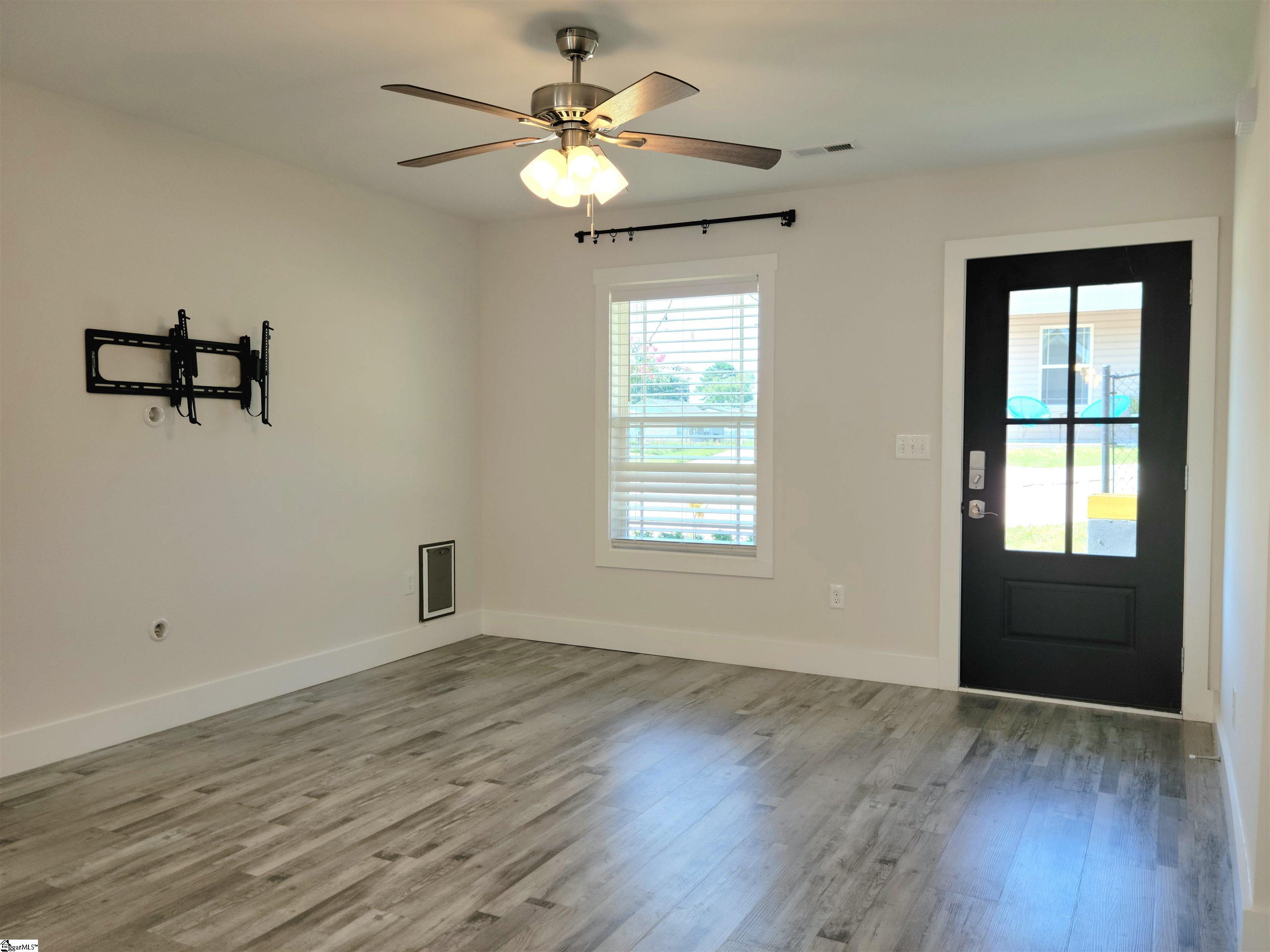 21 Pamela Drive Greenville, SC 29611