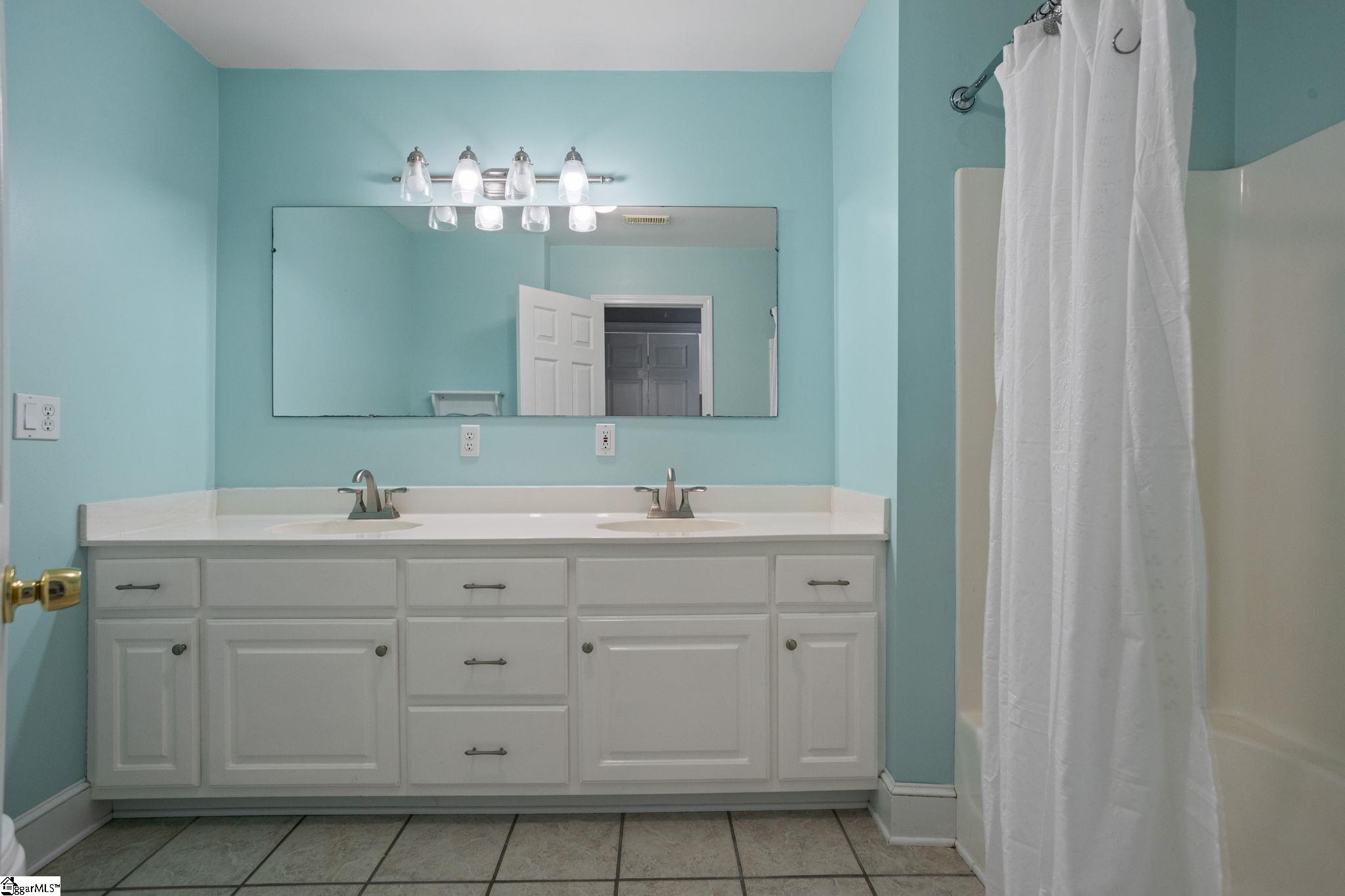 467 Grandwood Boulevard Gray Court, SC 29645