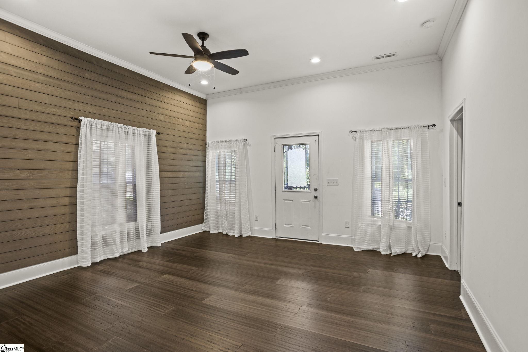 36 E Main Street Greenville, SC 29611