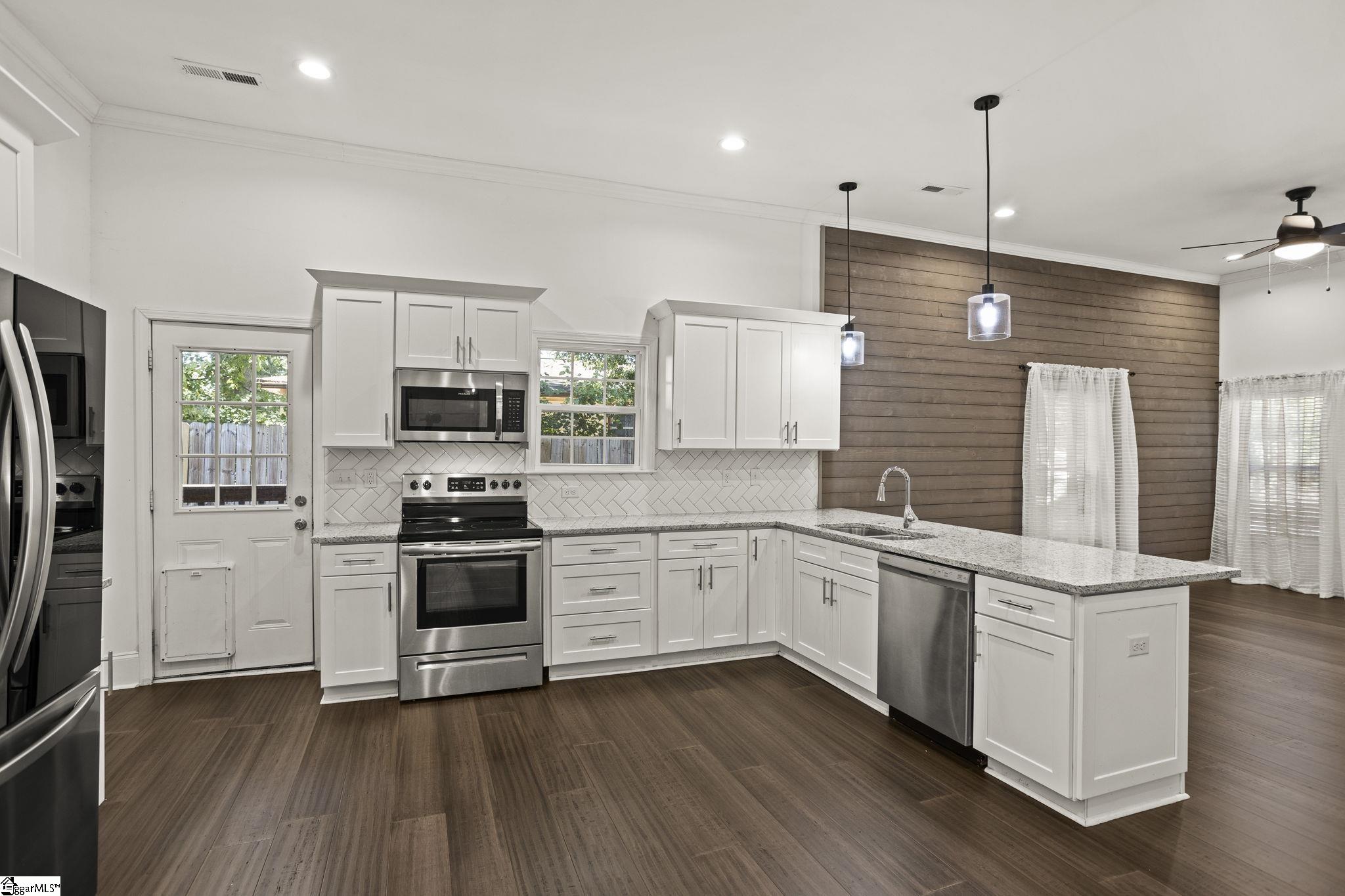 36 E Main Street Greenville, SC 29611
