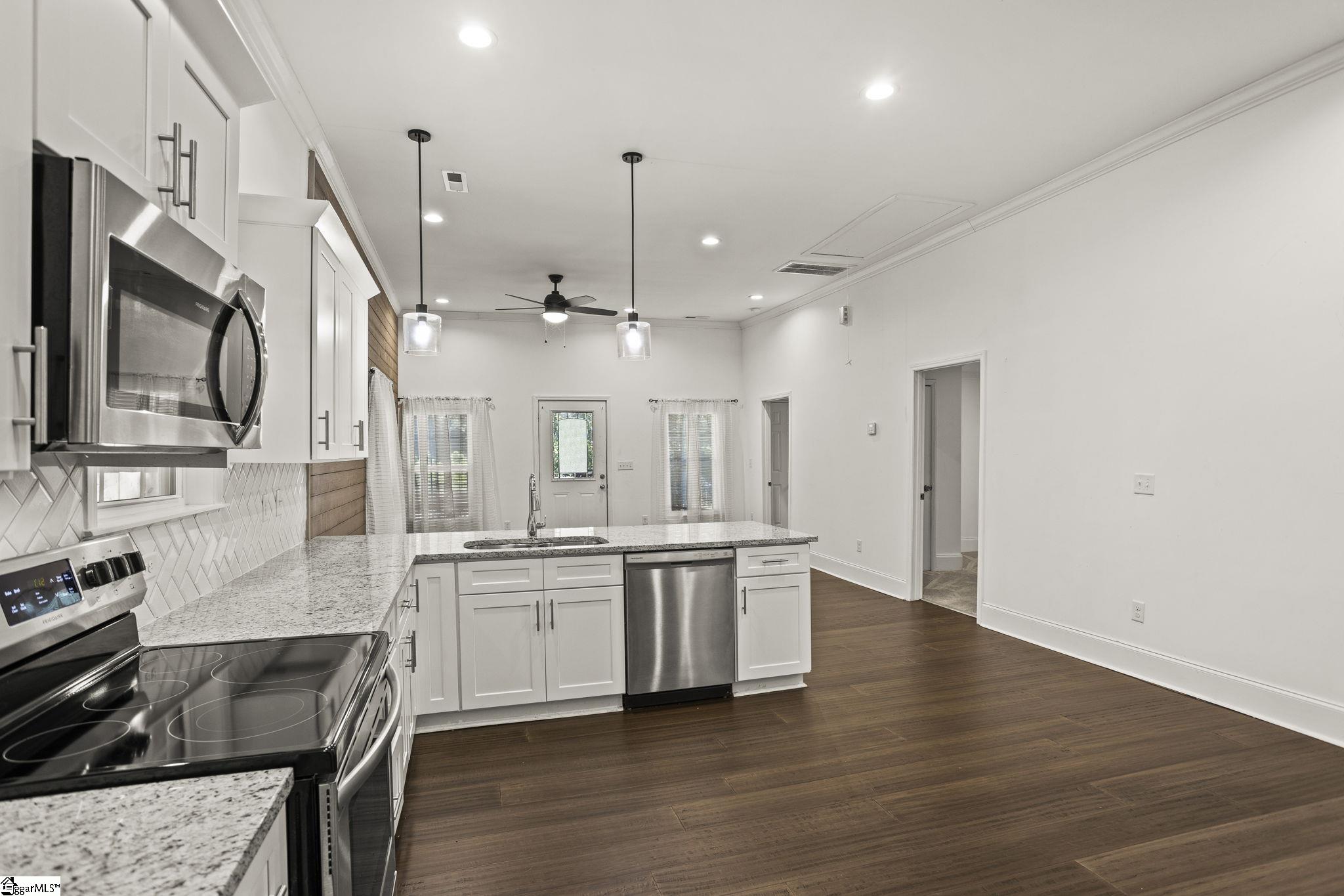 36 E Main Street Greenville, SC 29611