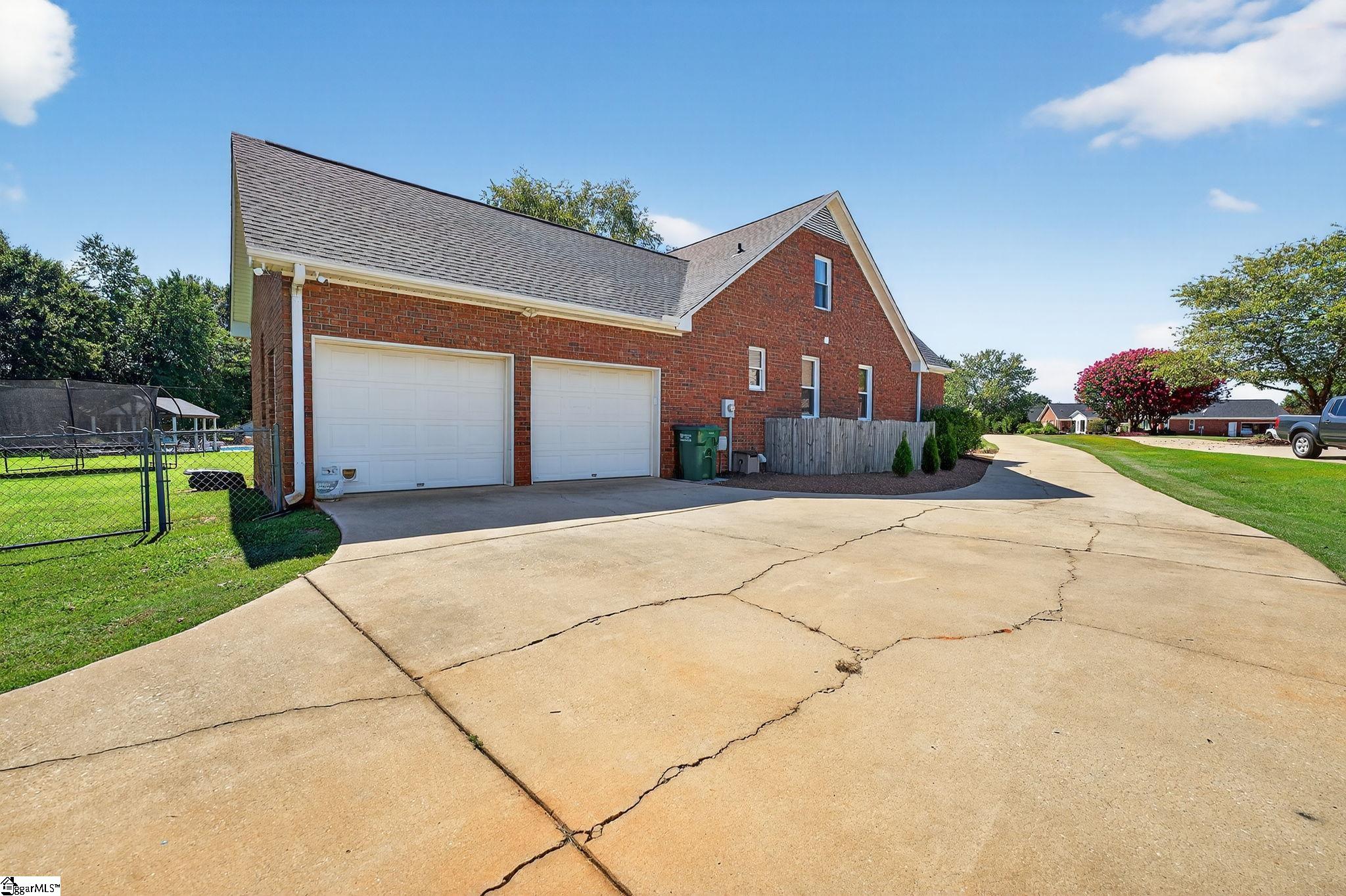309 Silhouette Trace Boiling Springs, SC 29316