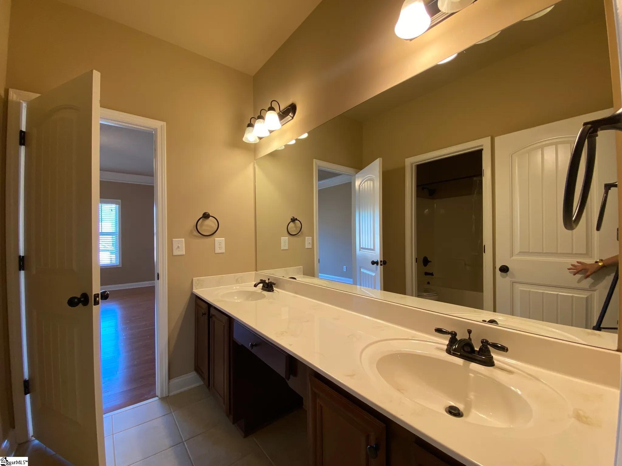 377 Heritage Point Drive Simpsonville, SC 29681
