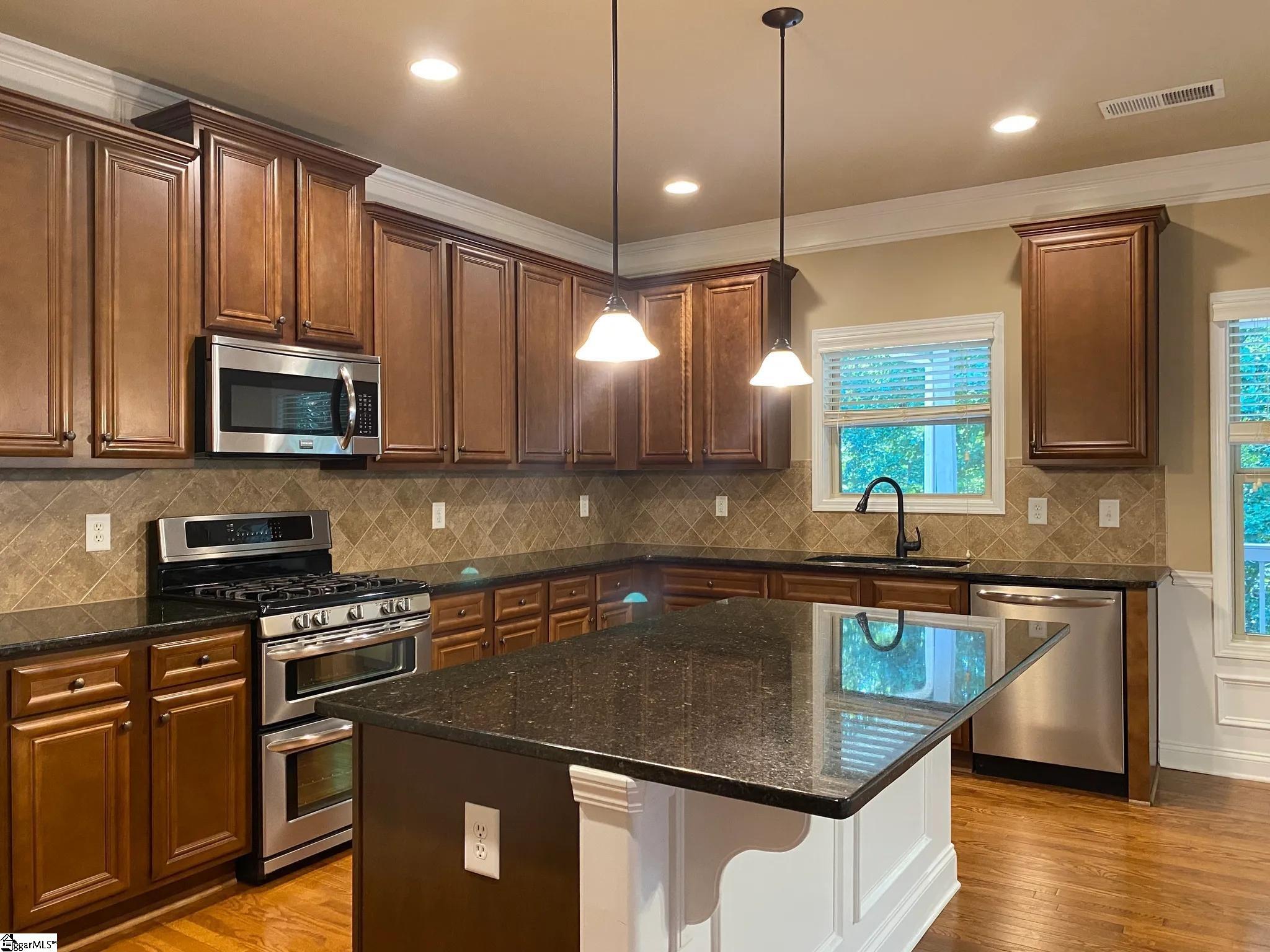377 Heritage Point Drive Simpsonville, SC 29681