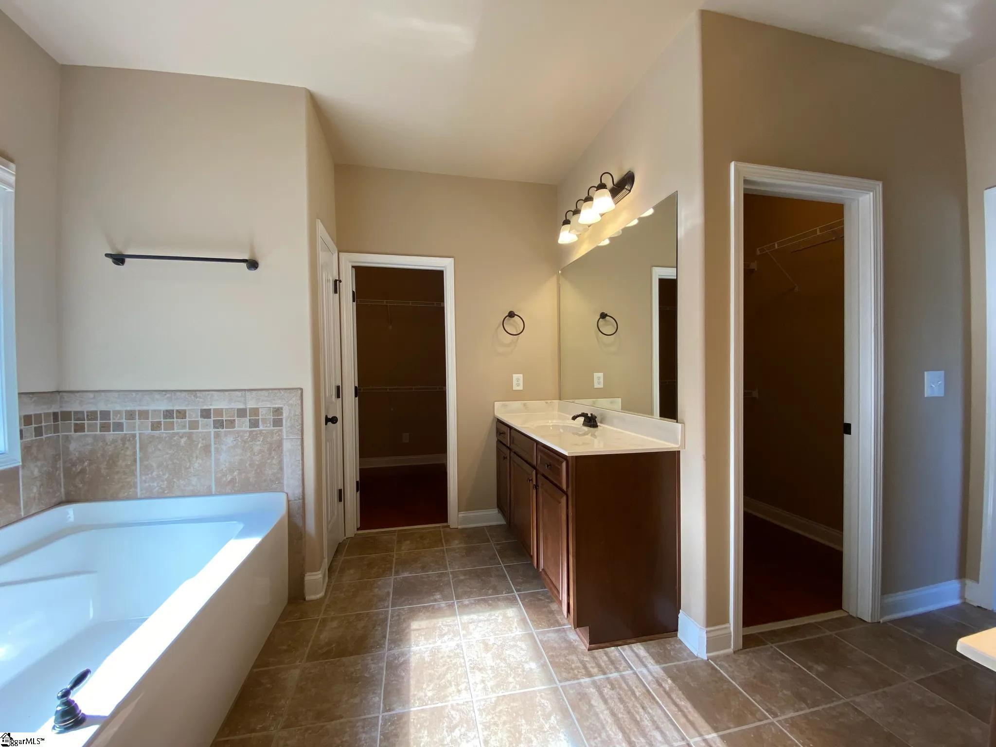 377 Heritage Point Drive Simpsonville, SC 29681