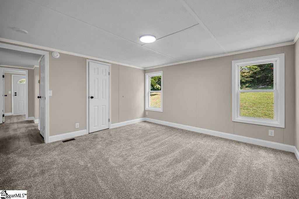 204 N Jamestowne Drive Easley, SC 29640