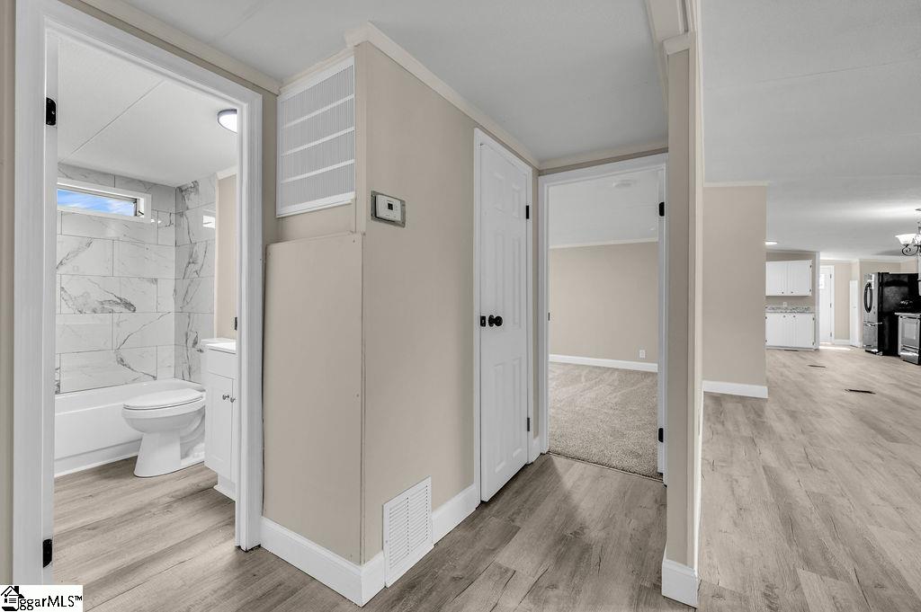 204 N Jamestowne Drive Easley, SC 29640