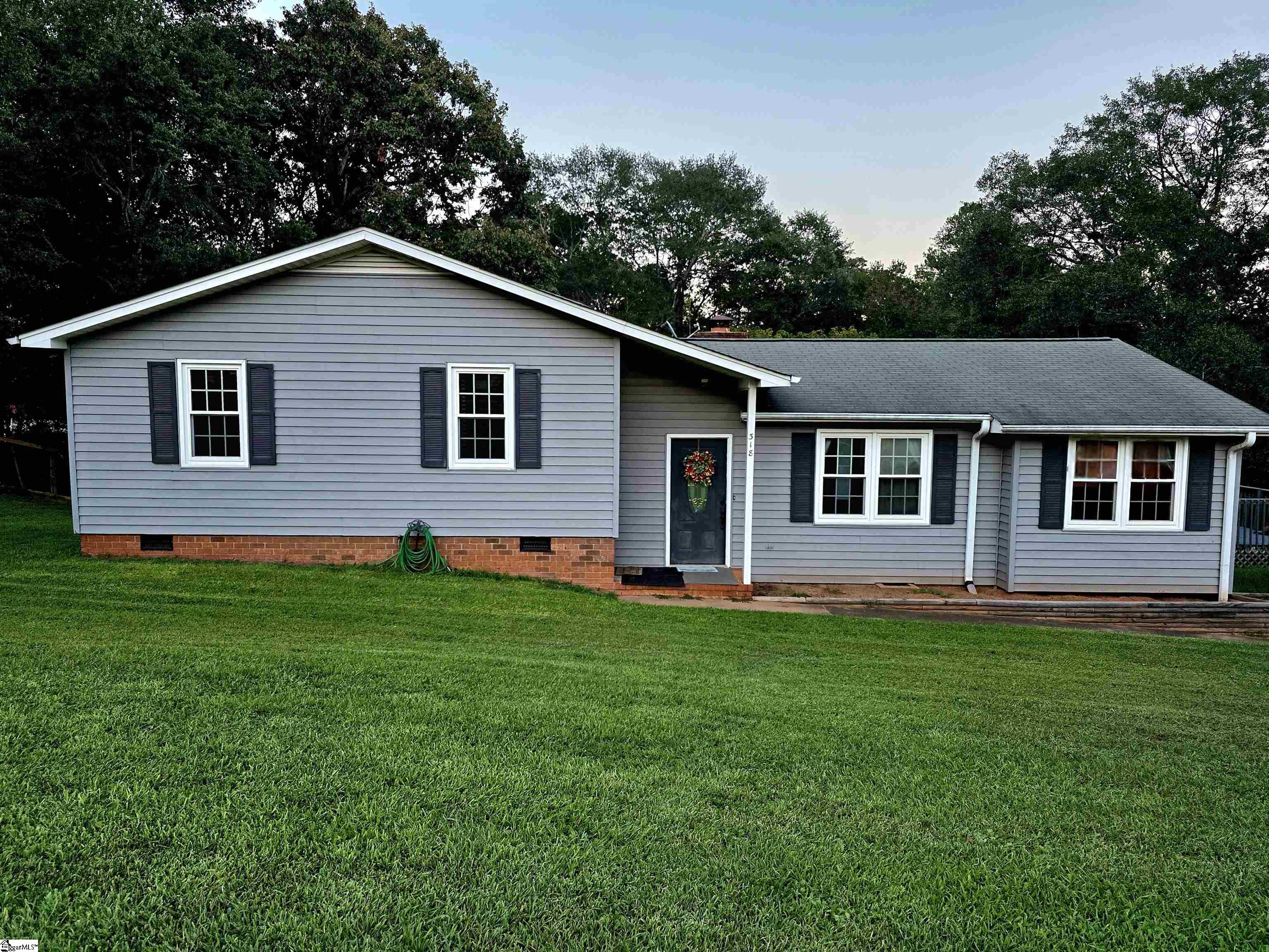 318 Country Glen Lane Pelzer, SC 29669