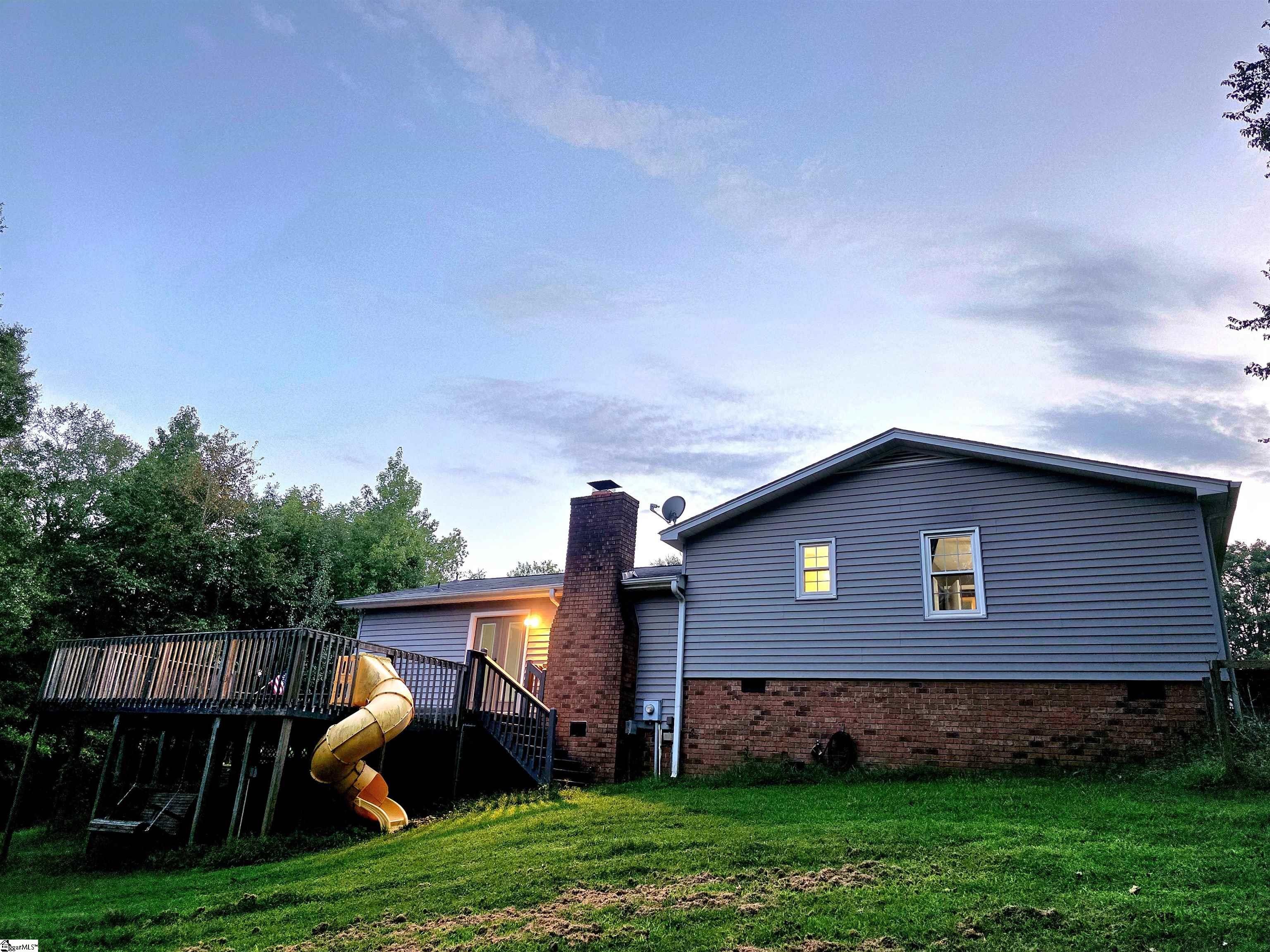 318 Country Glen Lane Pelzer, SC 29669