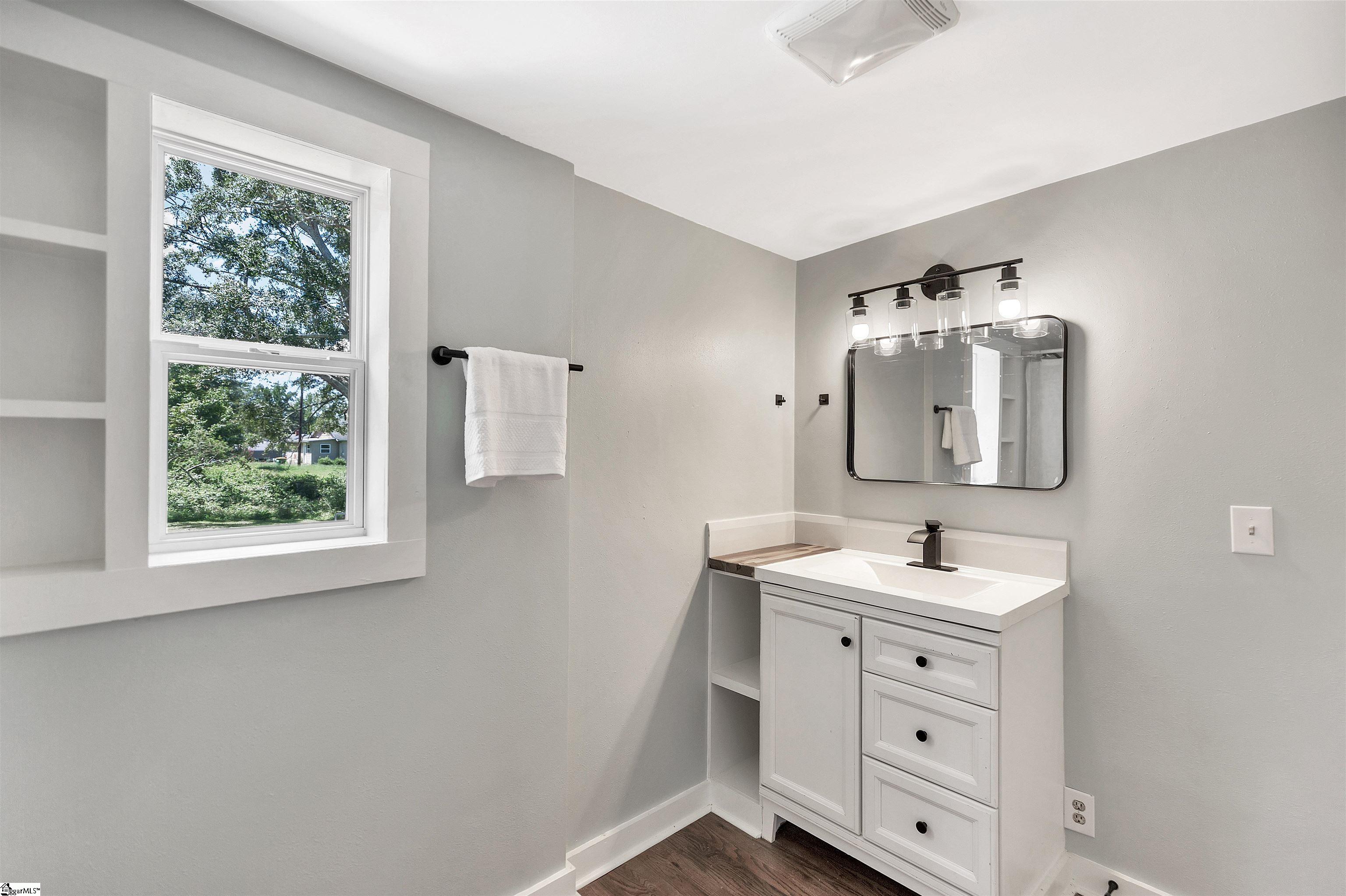 511 Broad Street Iva, SC 29655
