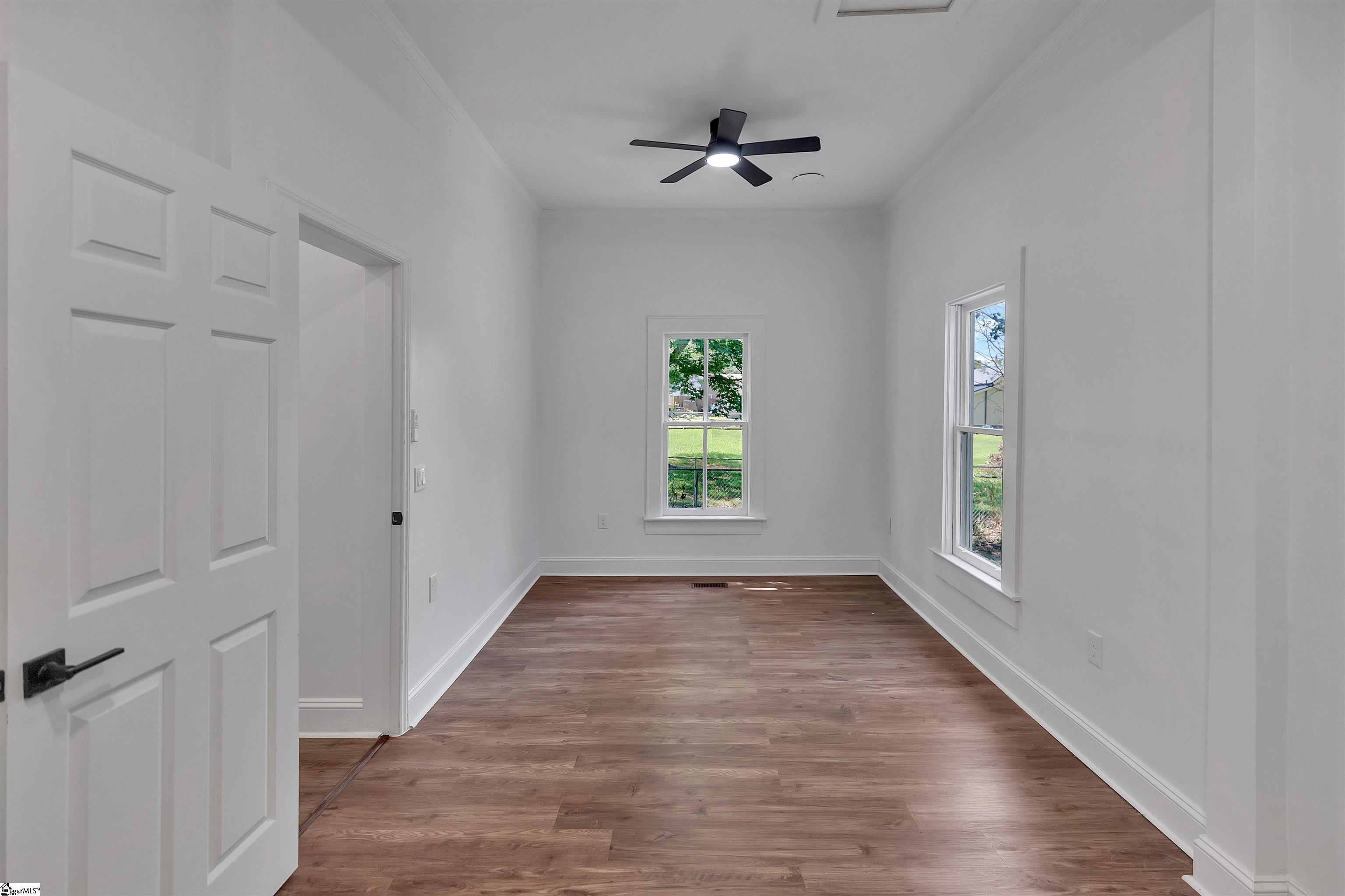 404 Hampton Street Iva, SC 29655