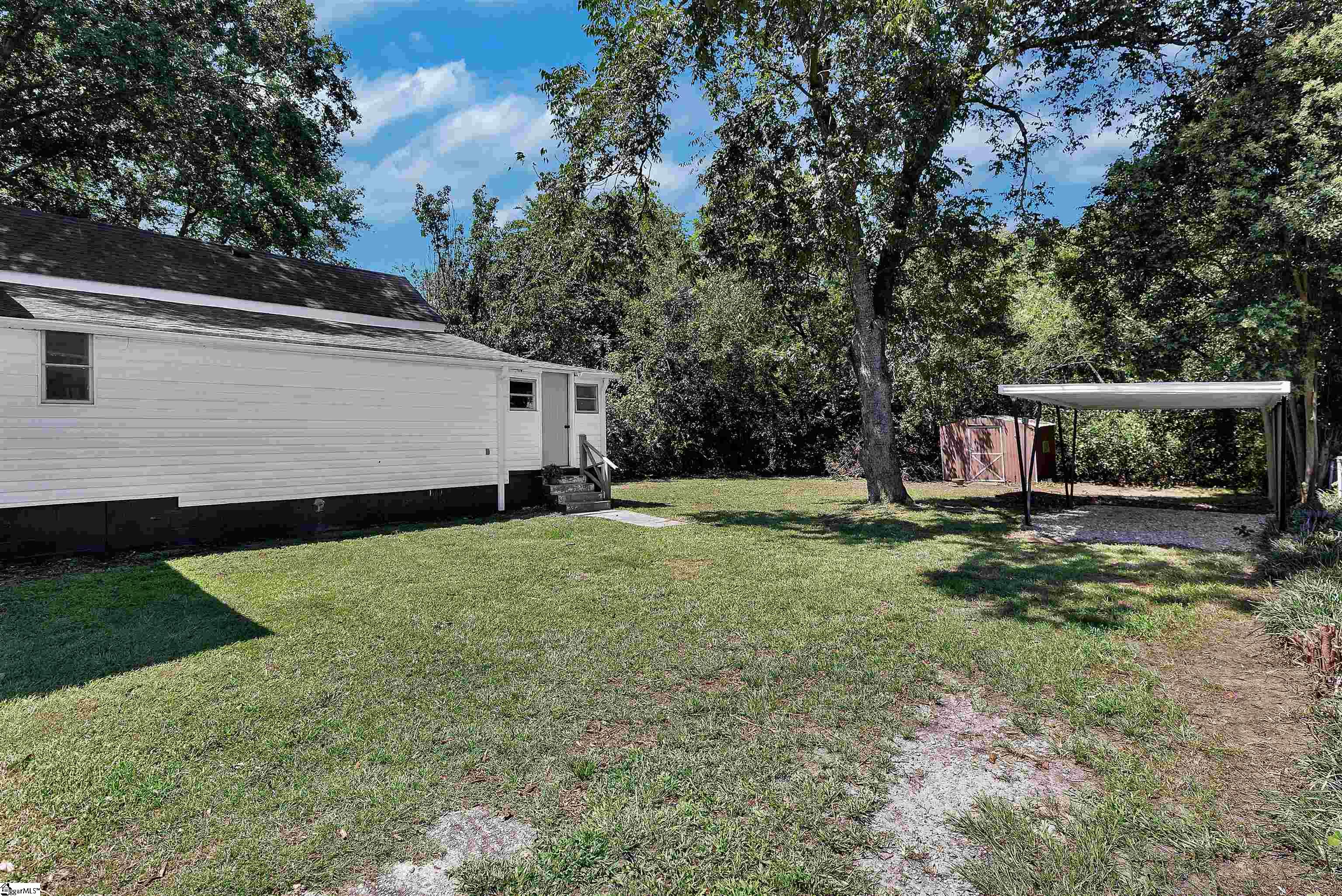 404 Hampton Street Iva, SC 29655
