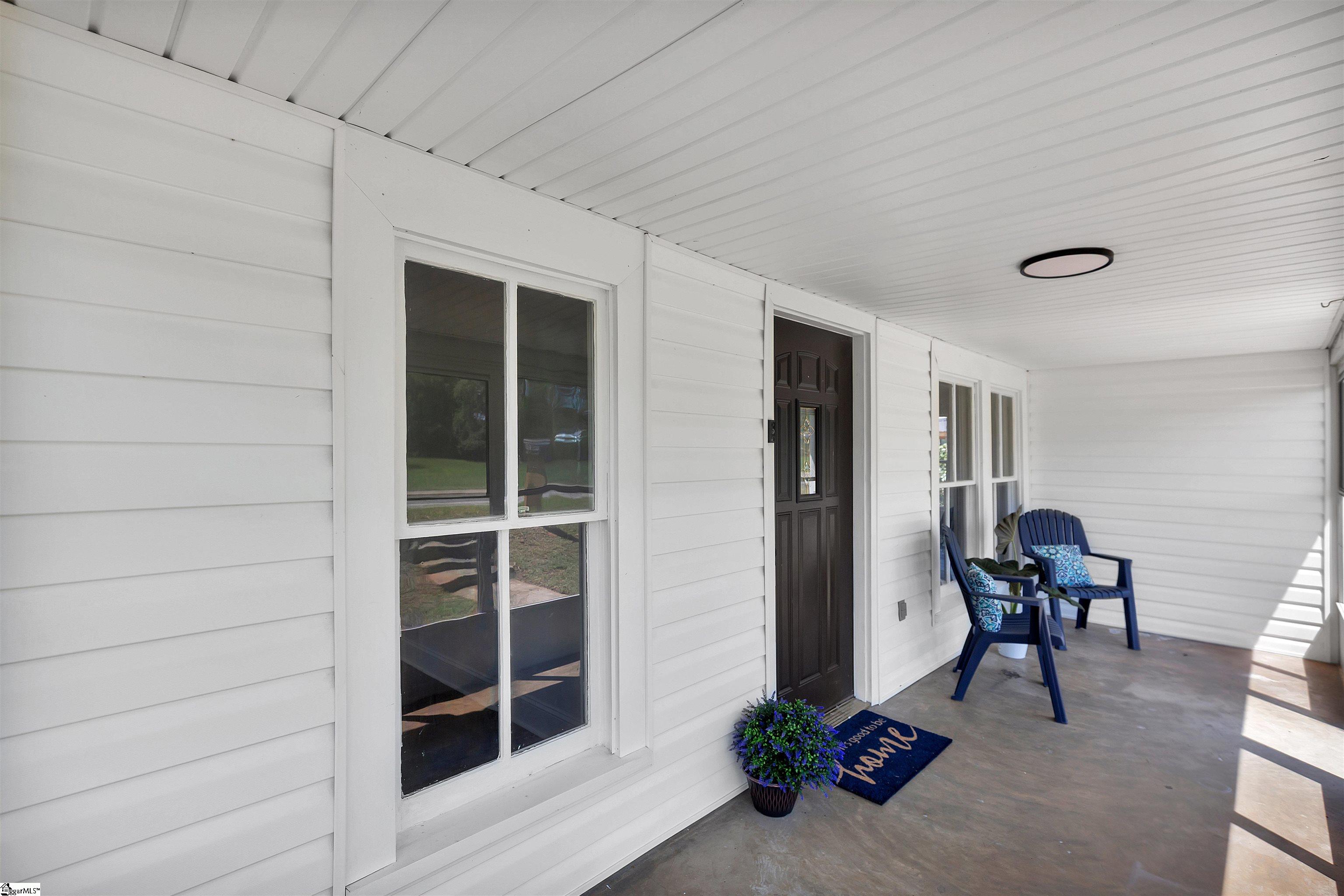 404 Hampton Street Iva, SC 29655