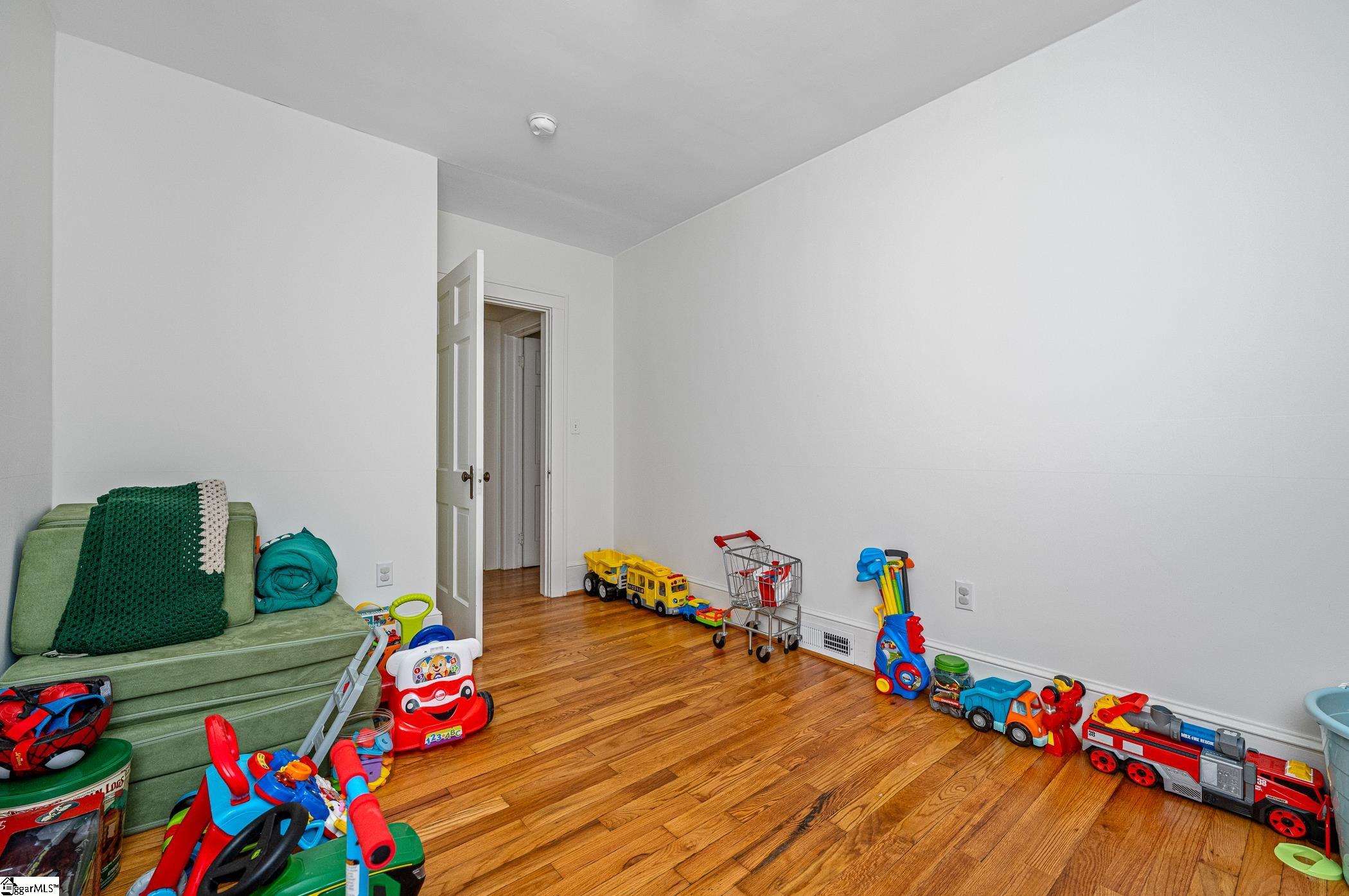 105 Barksdale Circle Laurens, SC 29360