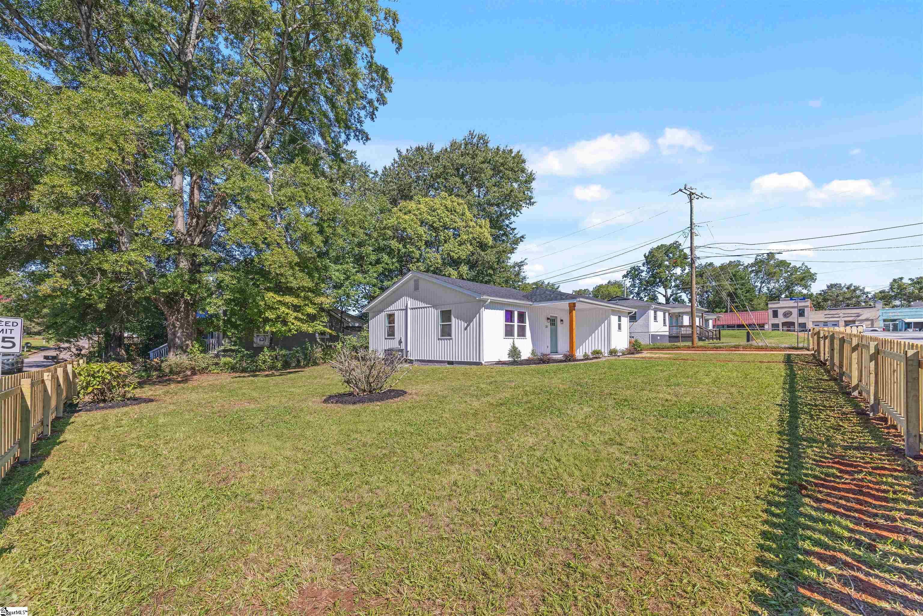 31 Hellams Street Greenville, SC 29611