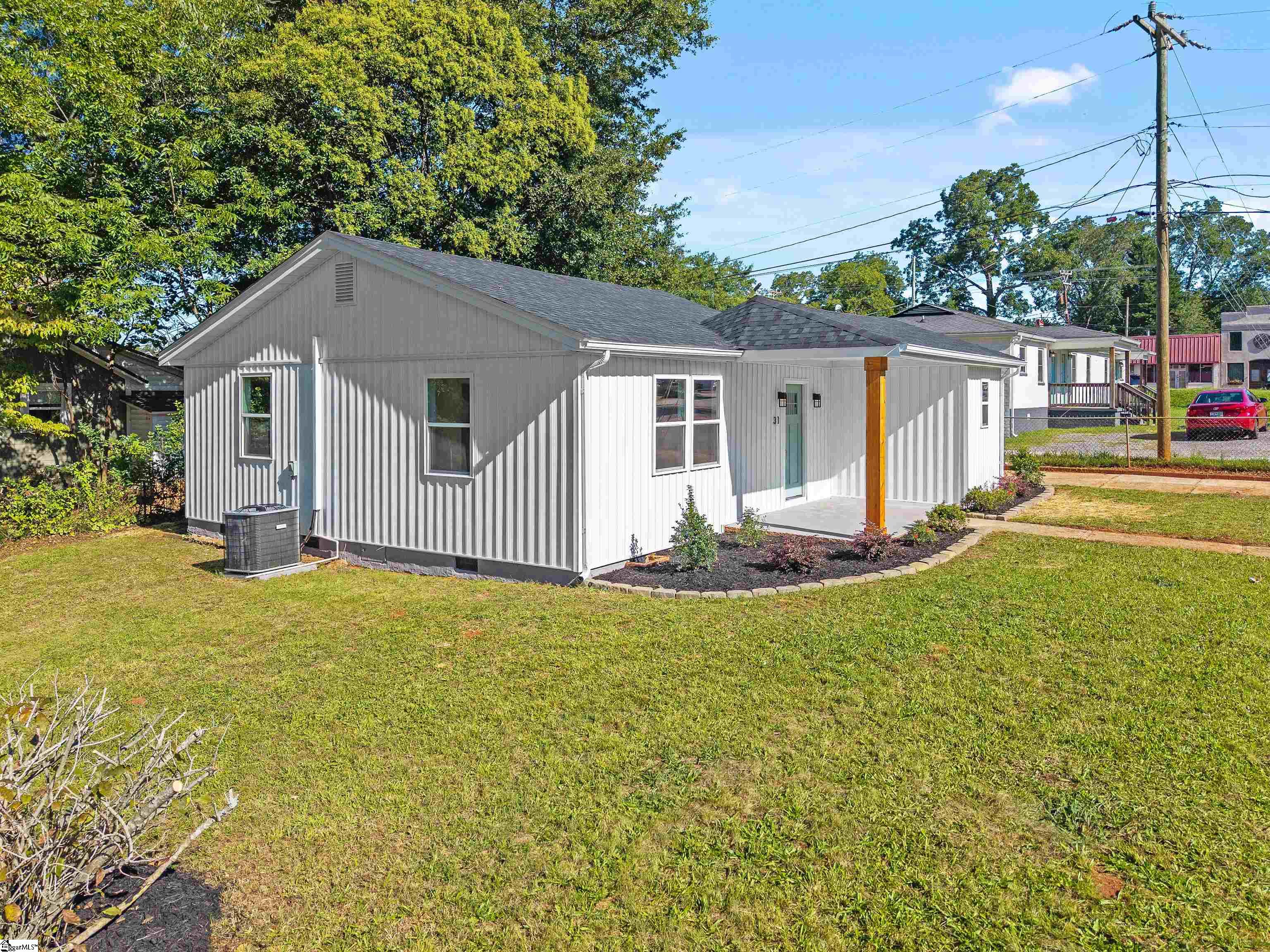 31 Hellams Street Greenville, SC 29611