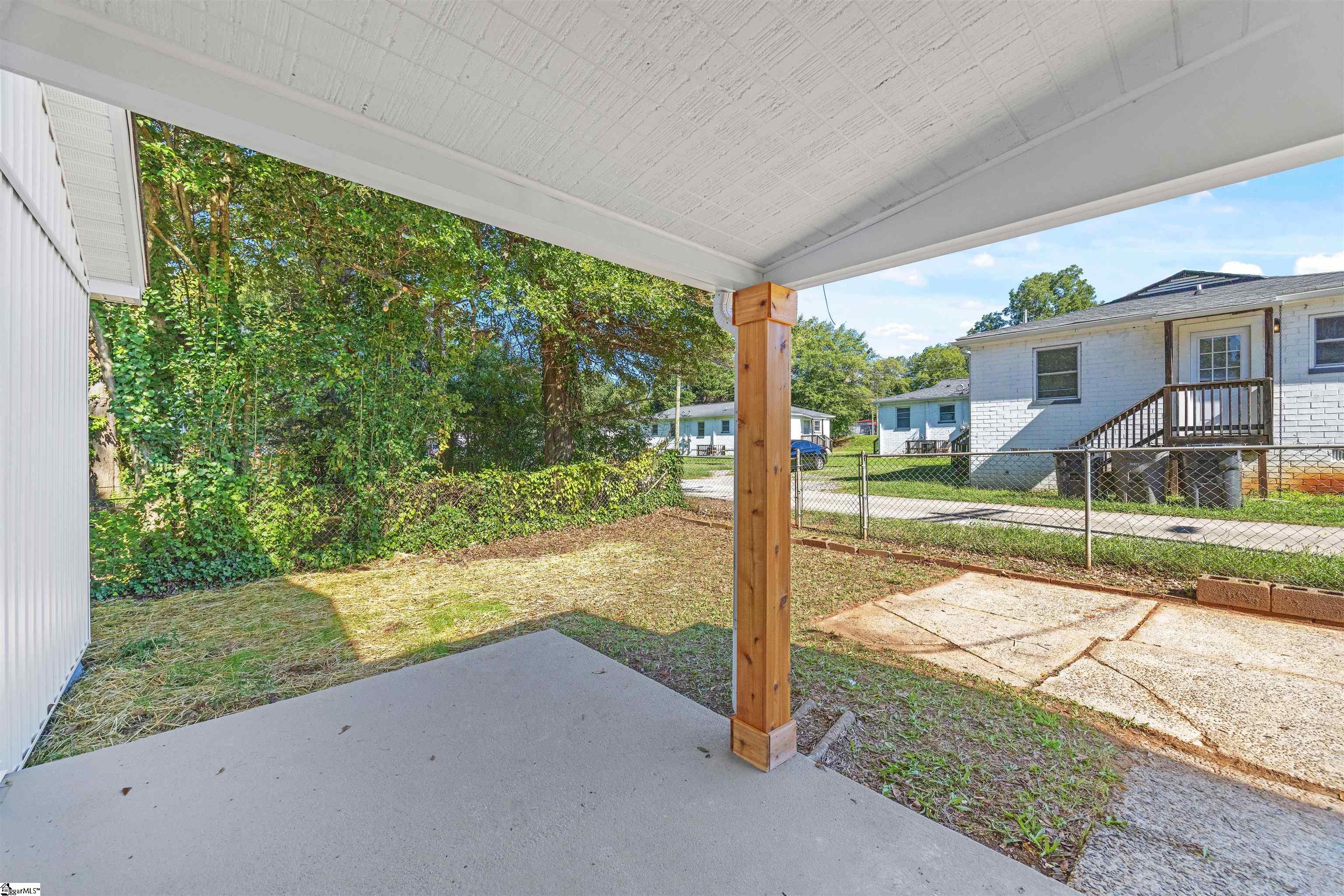 31 Hellams Street Greenville, SC 29611