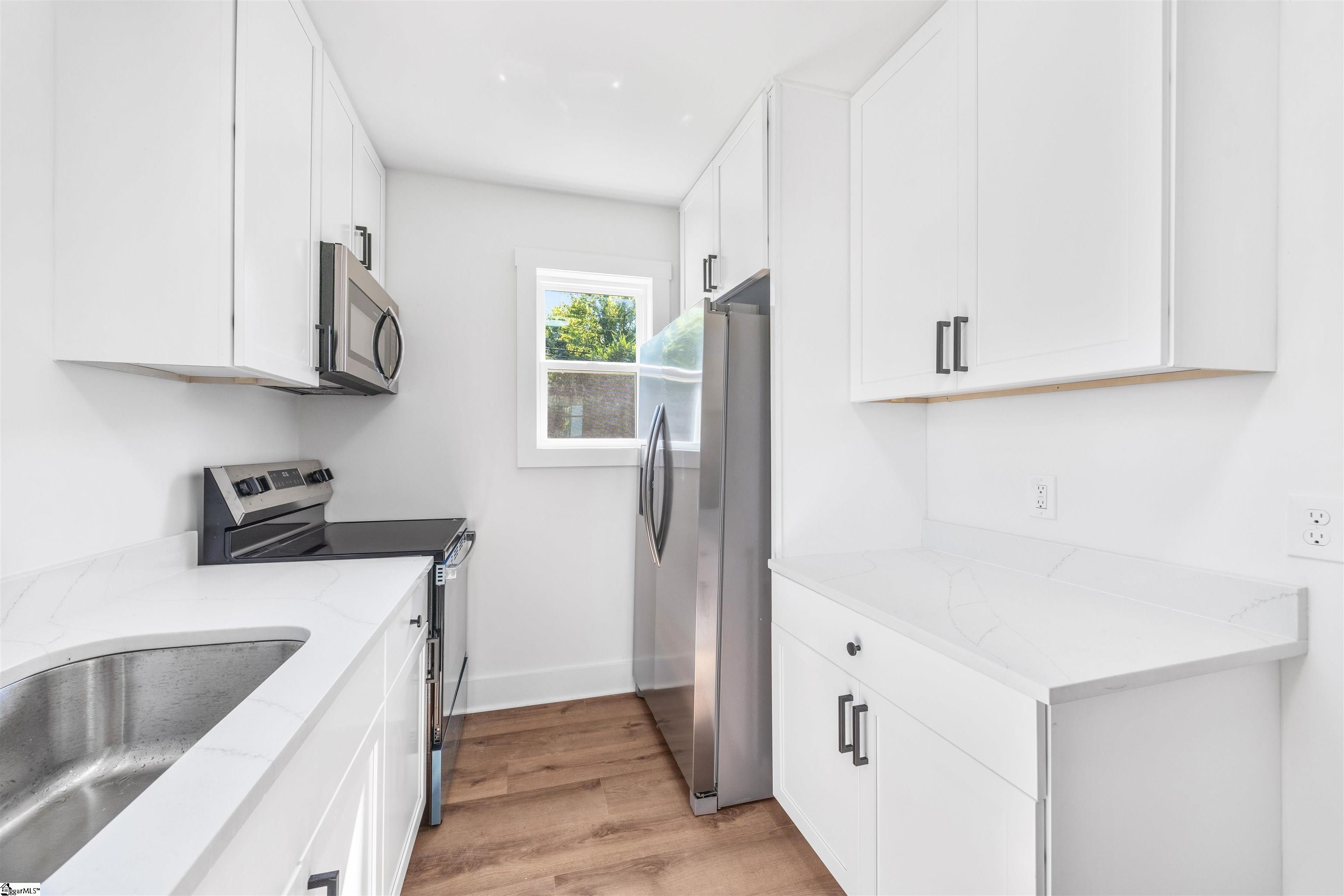 31 Hellams Street Greenville, SC 29611