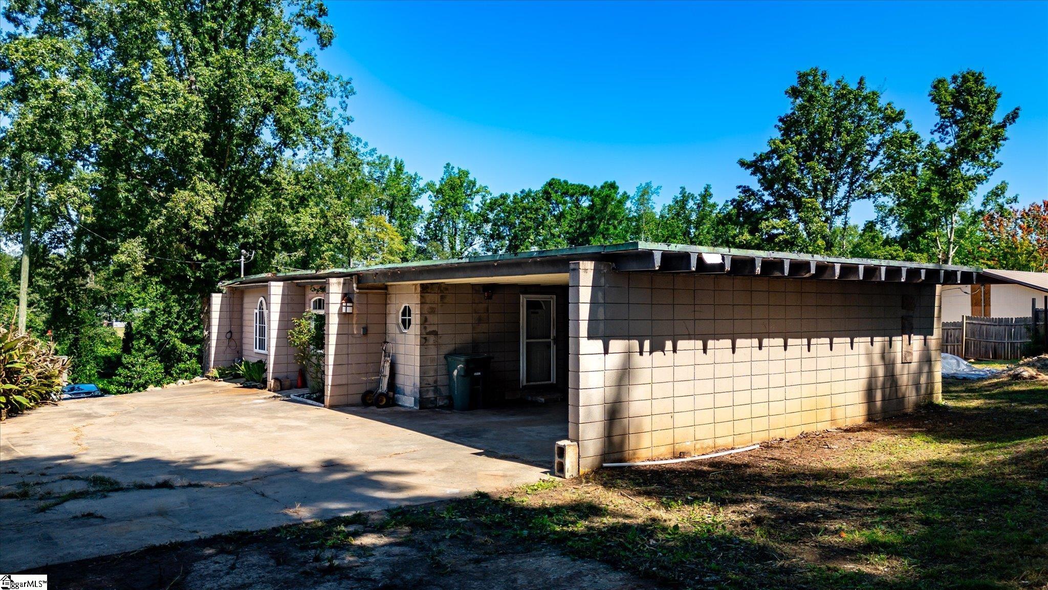 416 Sherwood Drive Seneca, SC 29678-4426