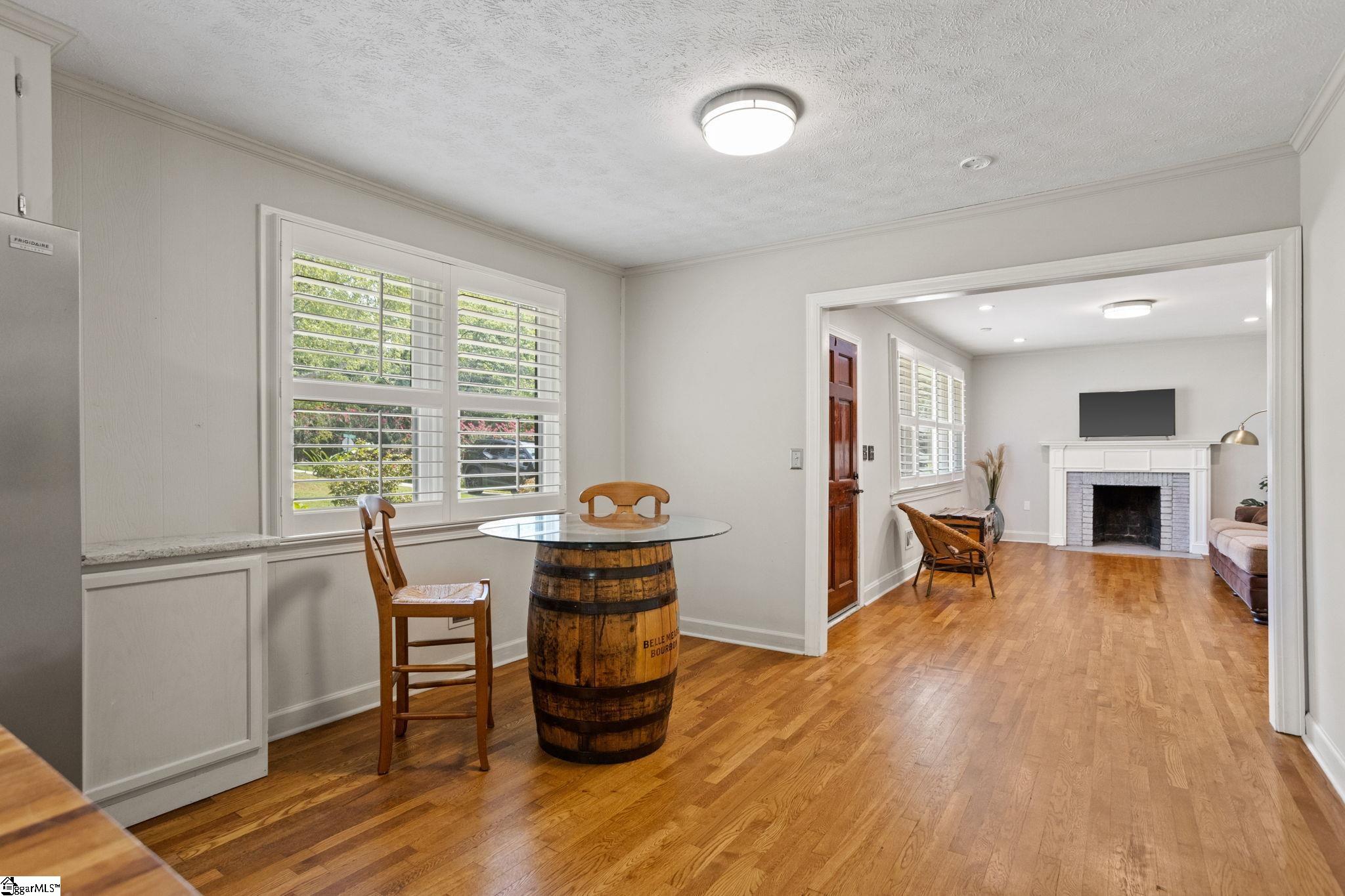 108 Robin Hood Road Greenville, SC 29607