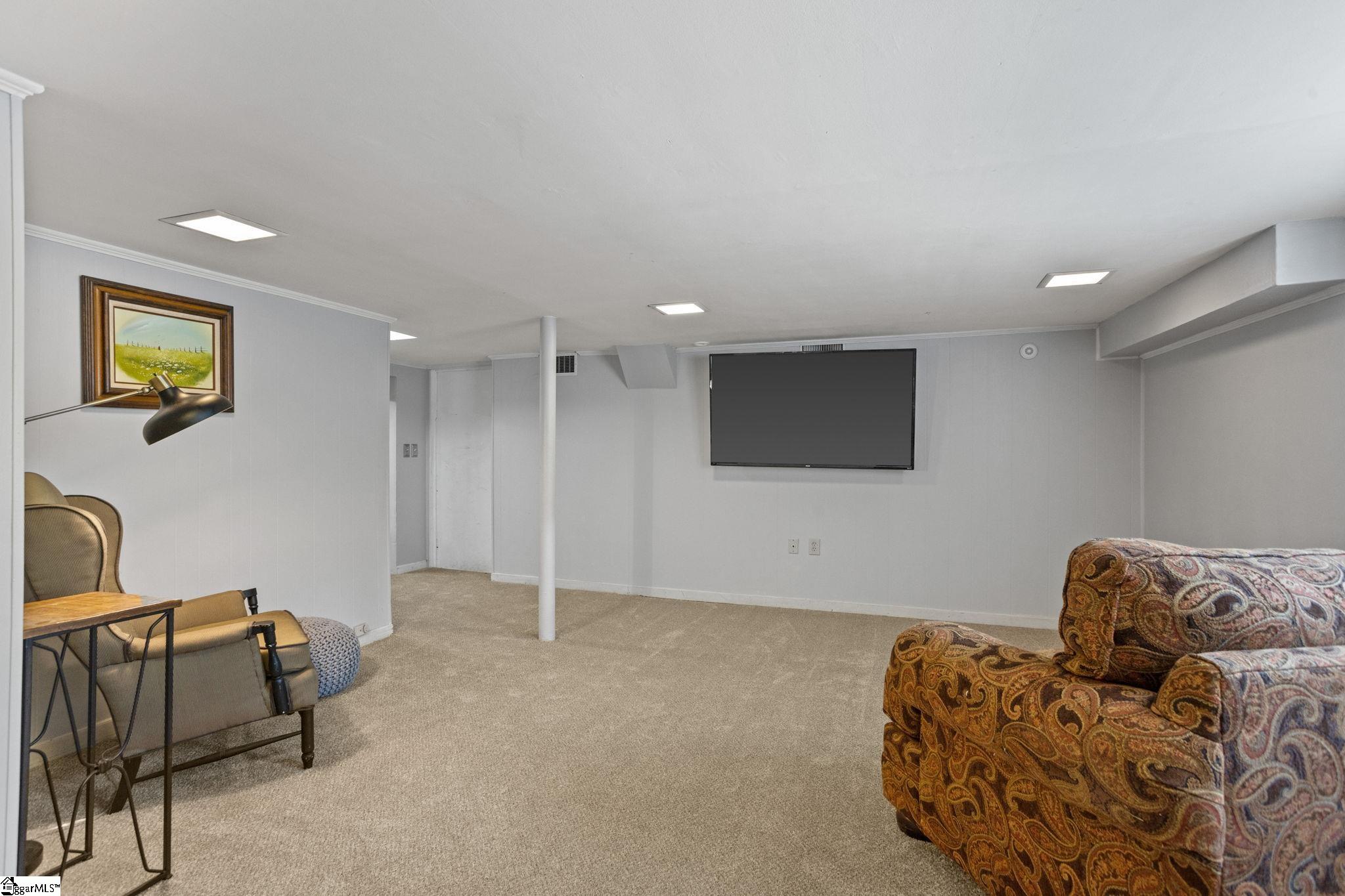 108 Robin Hood Road Greenville, SC 29607