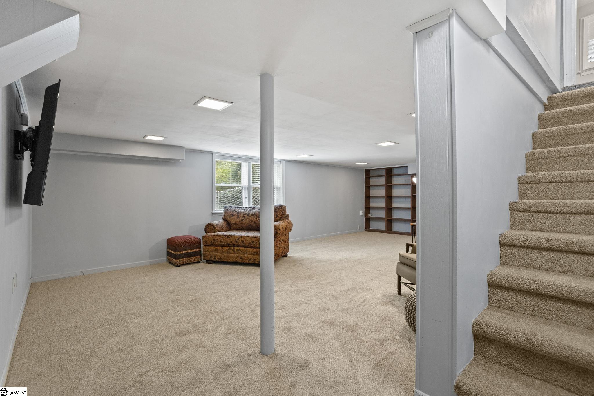 108 Robin Hood Road Greenville, SC 29607