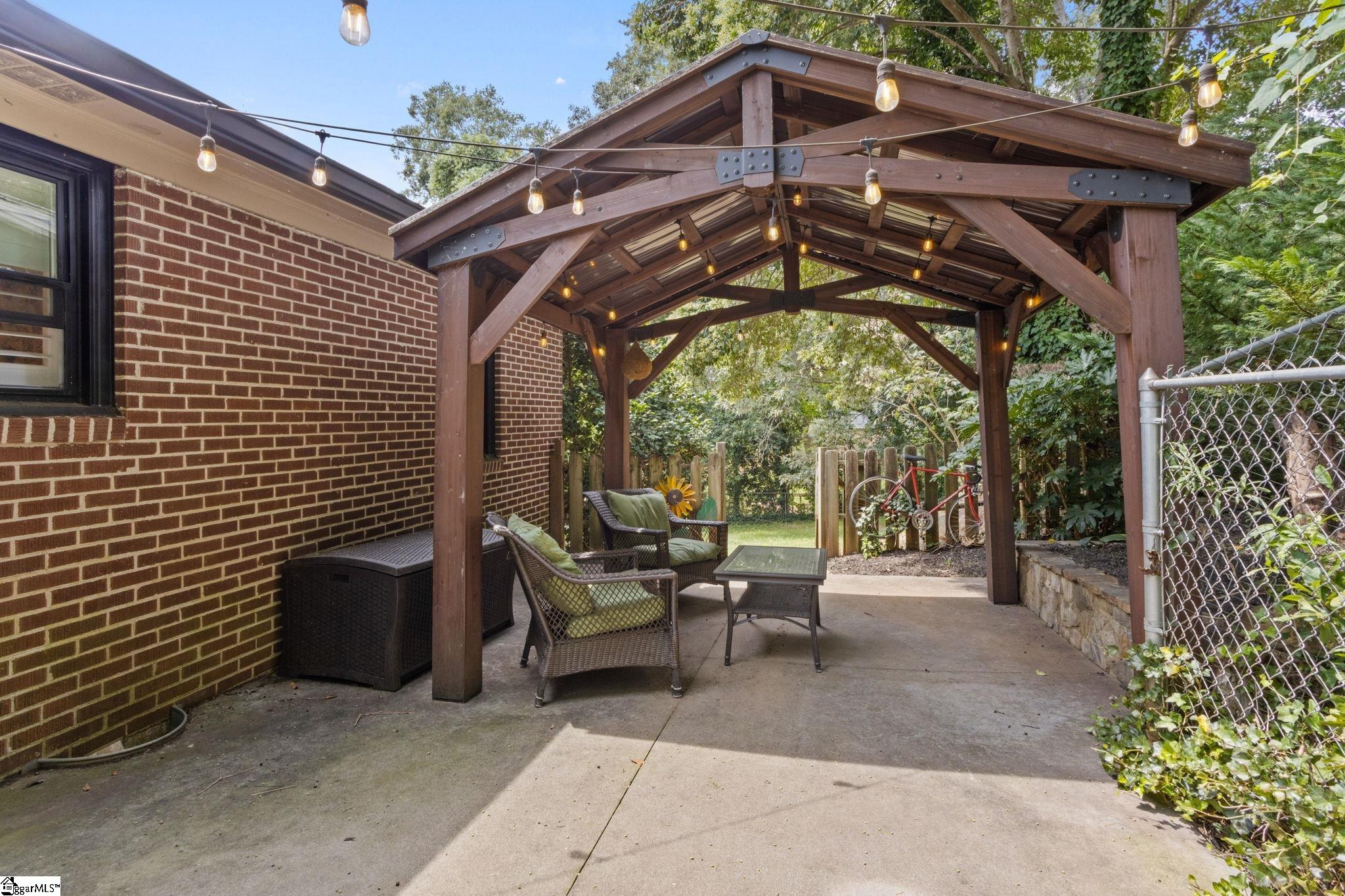 108 Robin Hood Road Greenville, SC 29607