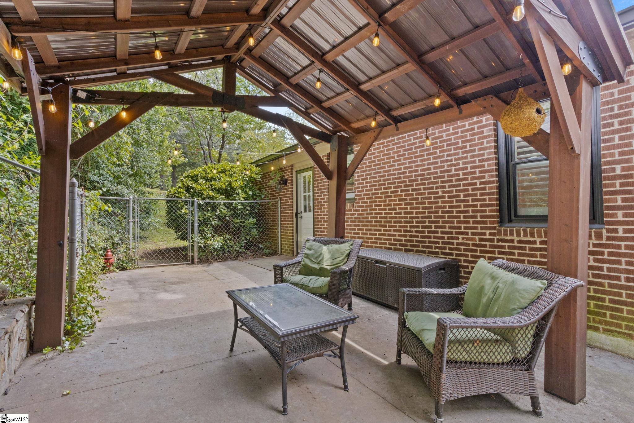 108 Robin Hood Road Greenville, SC 29607