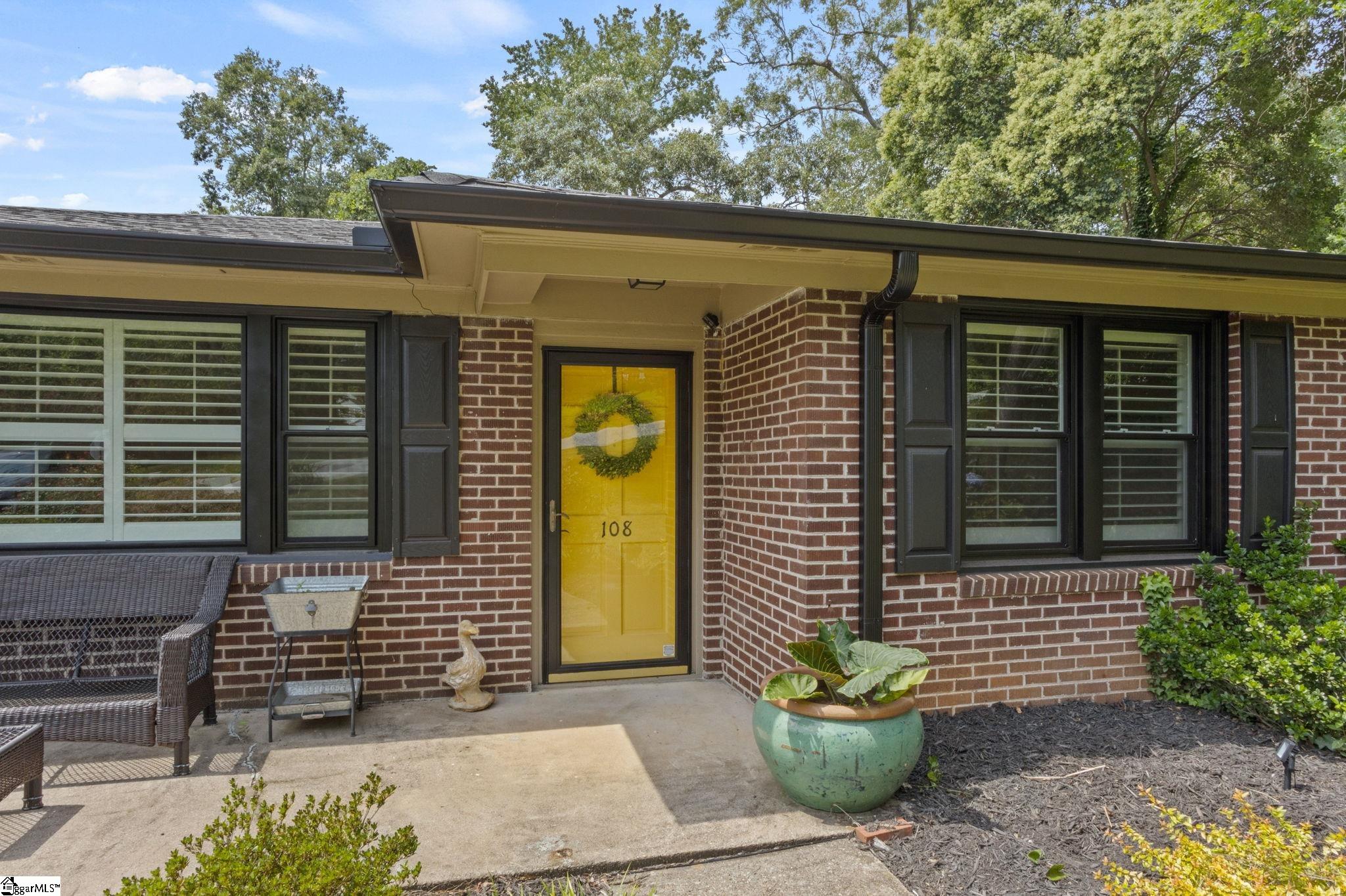 108 Robin Hood Road Greenville, SC 29607