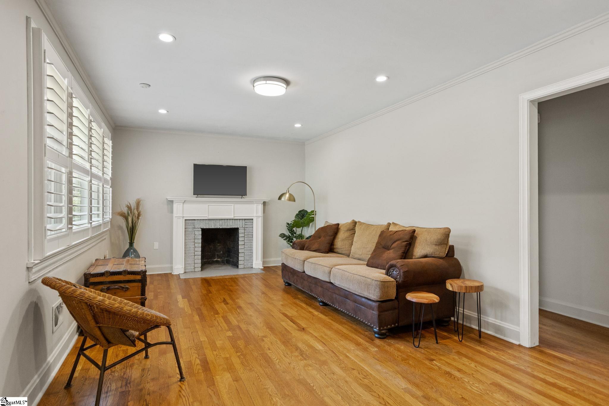 108 Robin Hood Road Greenville, SC 29607