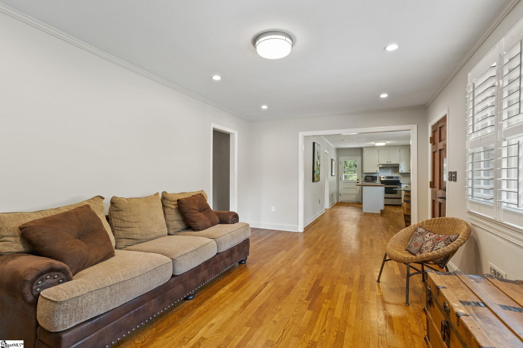 108 Robin Hood Road Greenville, SC 29607