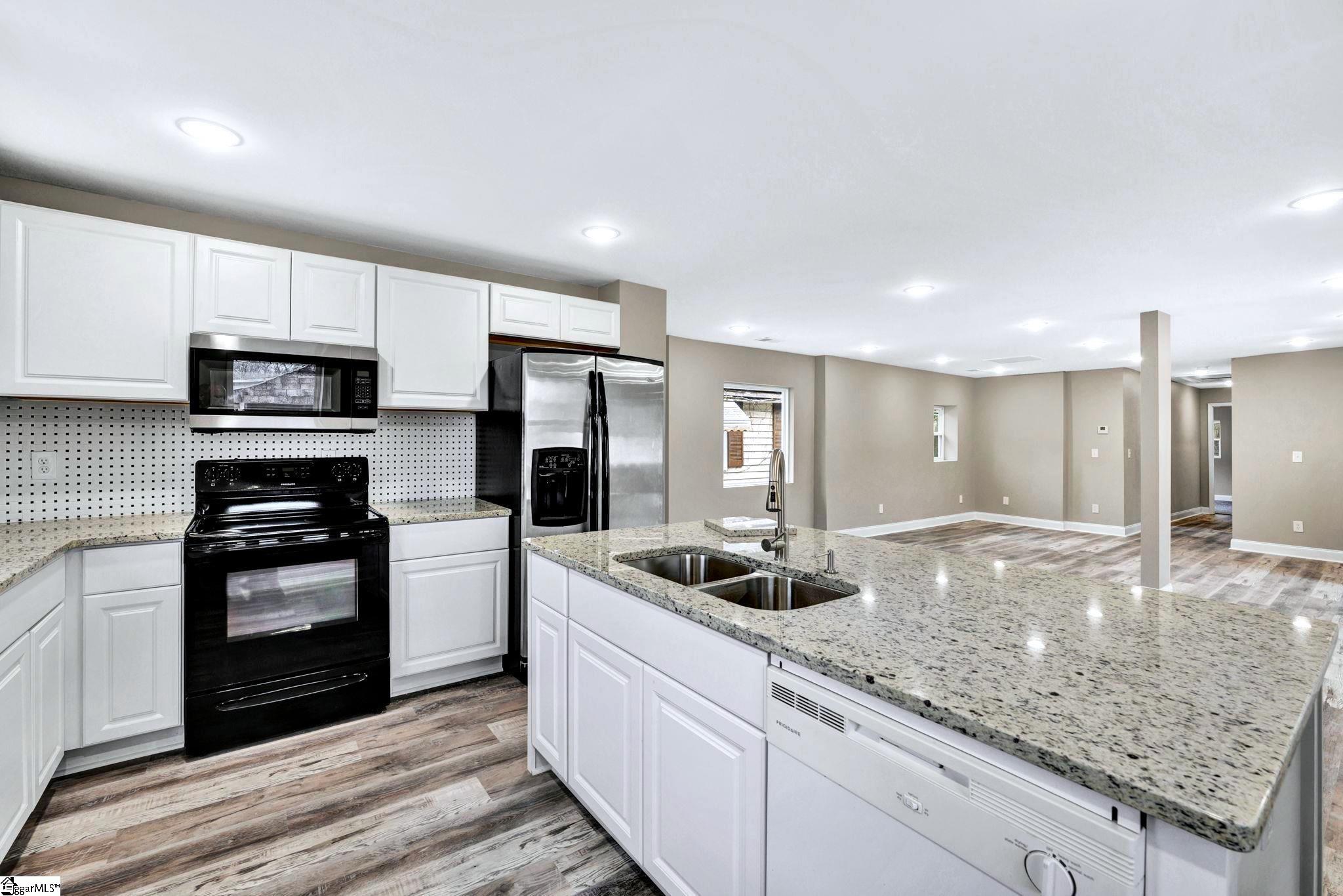 405 Hunters Court Laurens, SC 29360