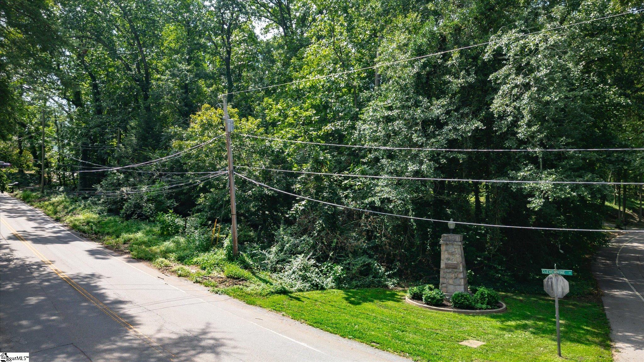 205 Woodland Way Greenville, SC 29607