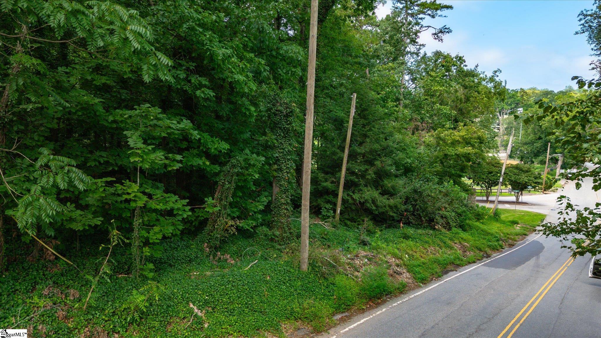 205 Woodland Way Greenville, SC 29607